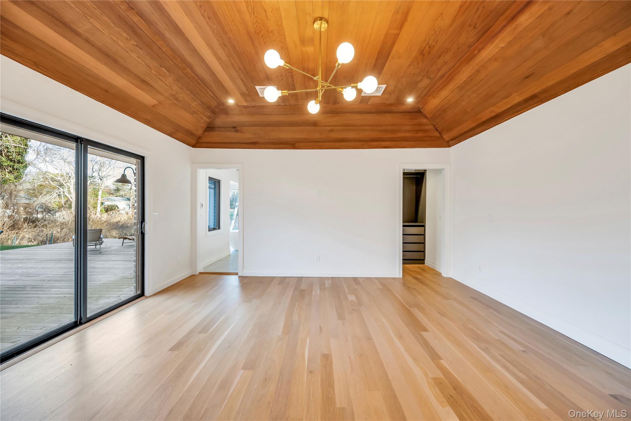 #8 photo, 10 Lenape Road, Southampton , NY 11968