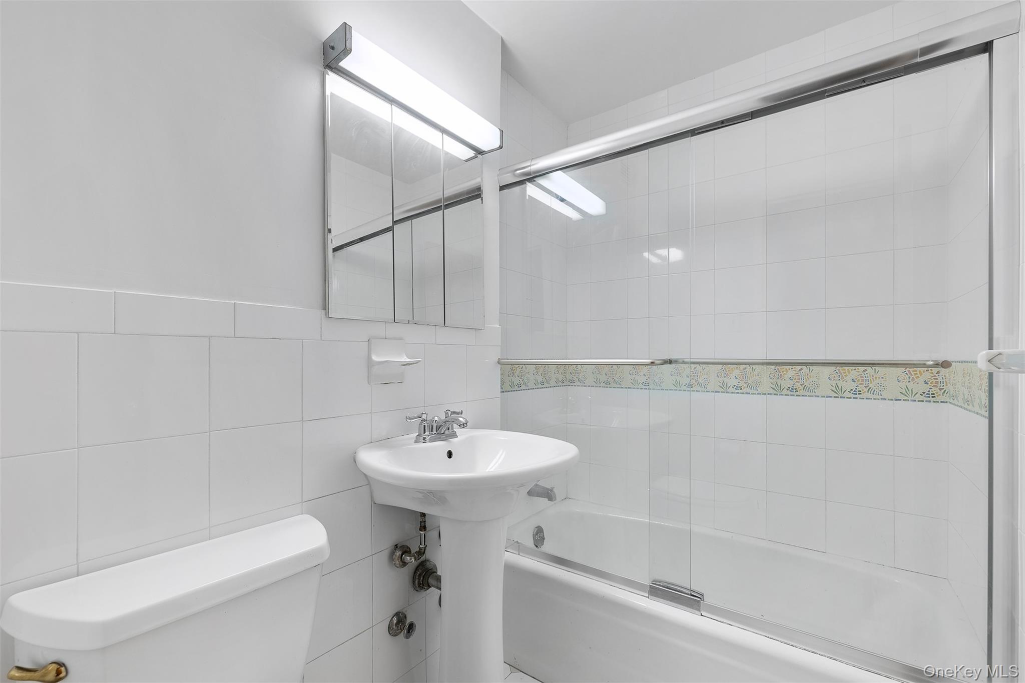 #8 photo, 1020 Grand Concourse, Bronx , NY 10451