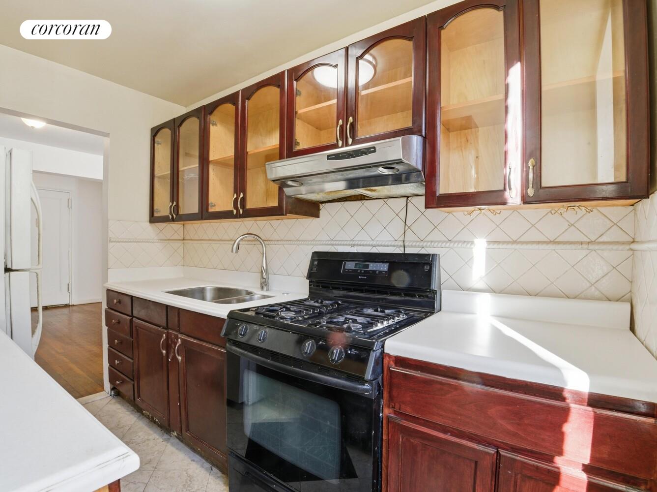 #1 photo, 1475 THIERIOT Avenue, ब्रोंक्स Parkchester , NY 10460