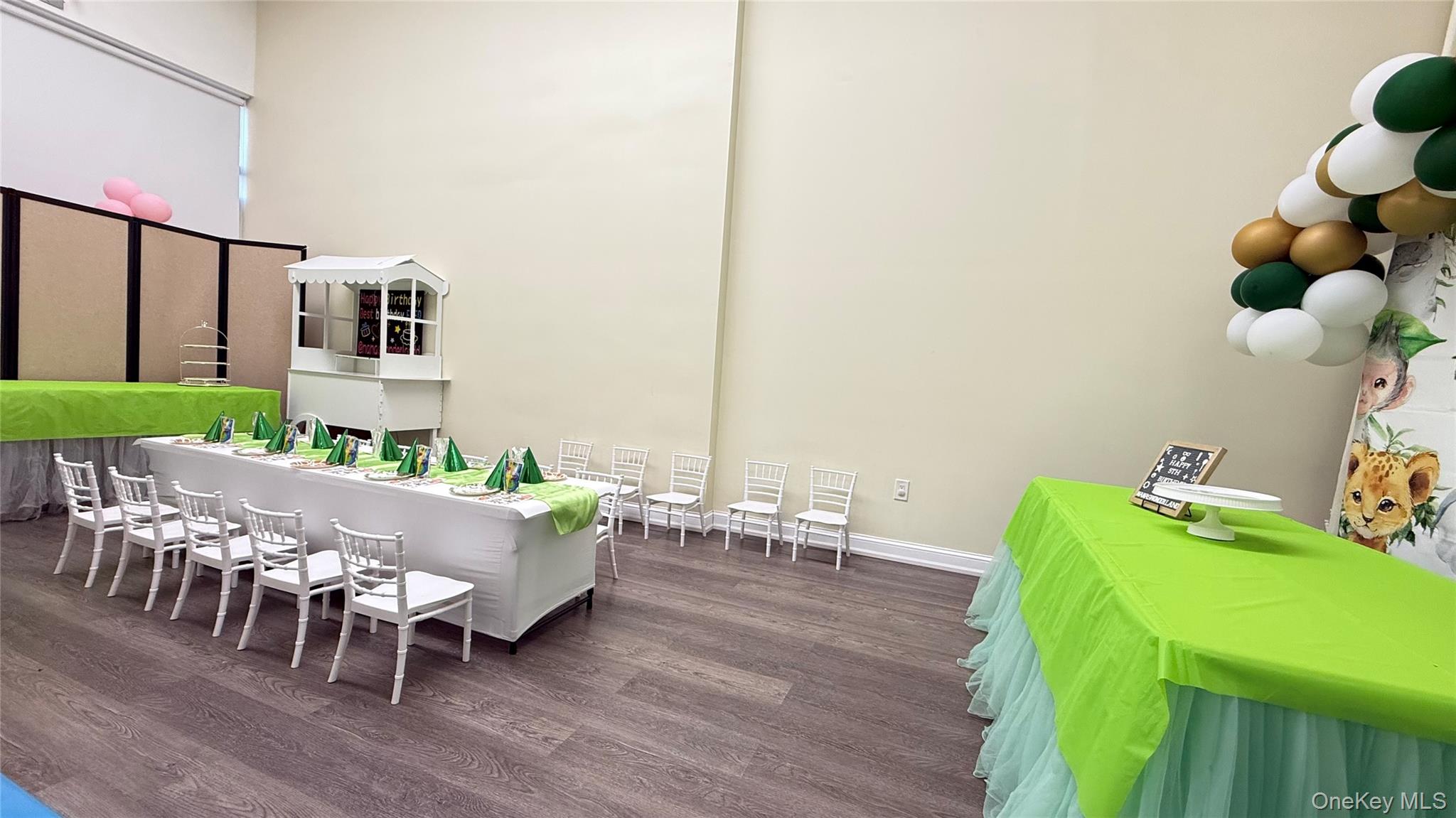 #2 photo, 9501 37th Avenue, Куинс ‖ Jackson Heights , NY 11372