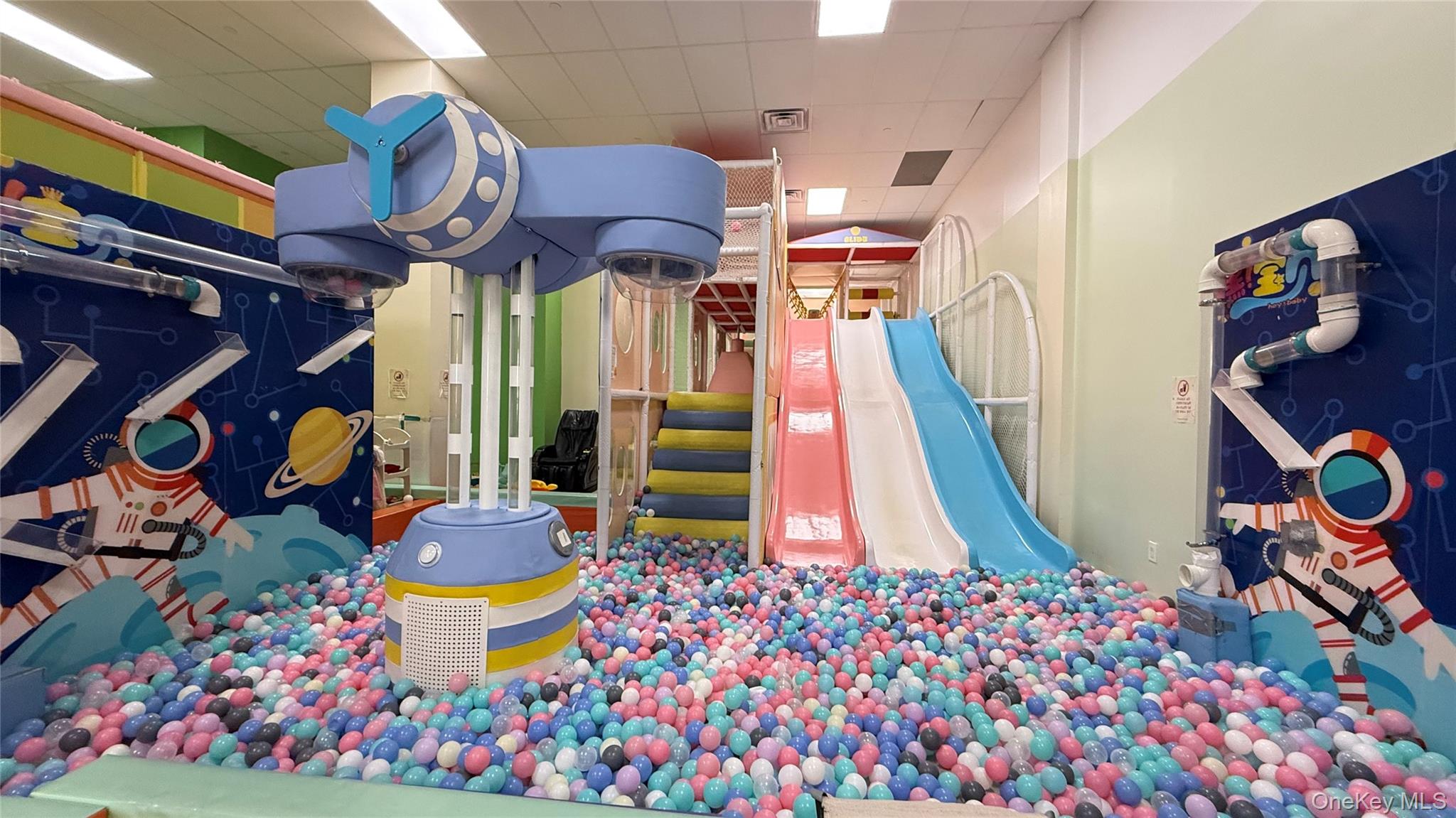 #4 photo, 9501 37th Avenue, Куинс ‖ Jackson Heights , NY 11372