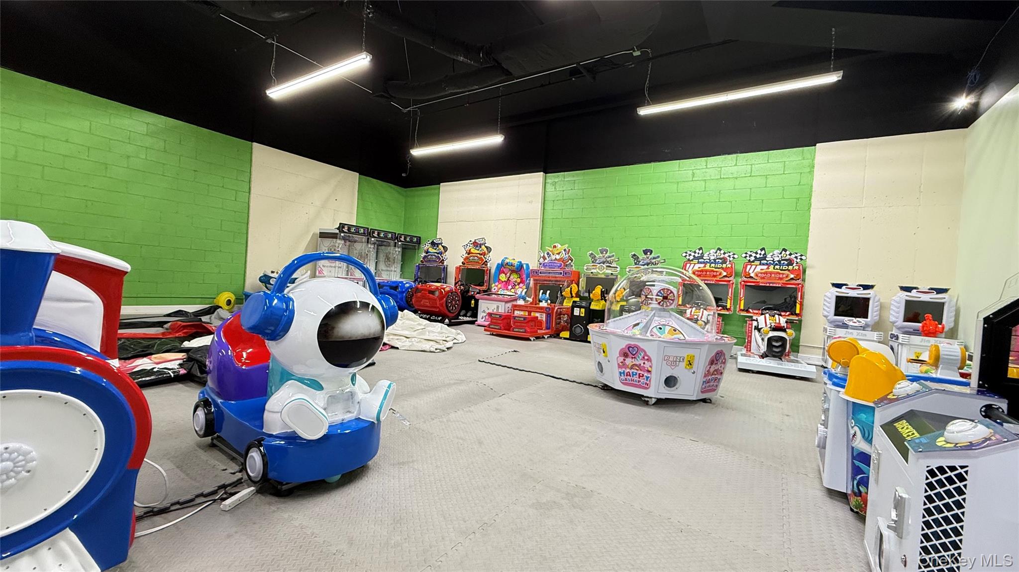 #5 photo, 9501 37th Avenue, Куинс ‖ Jackson Heights , NY 11372