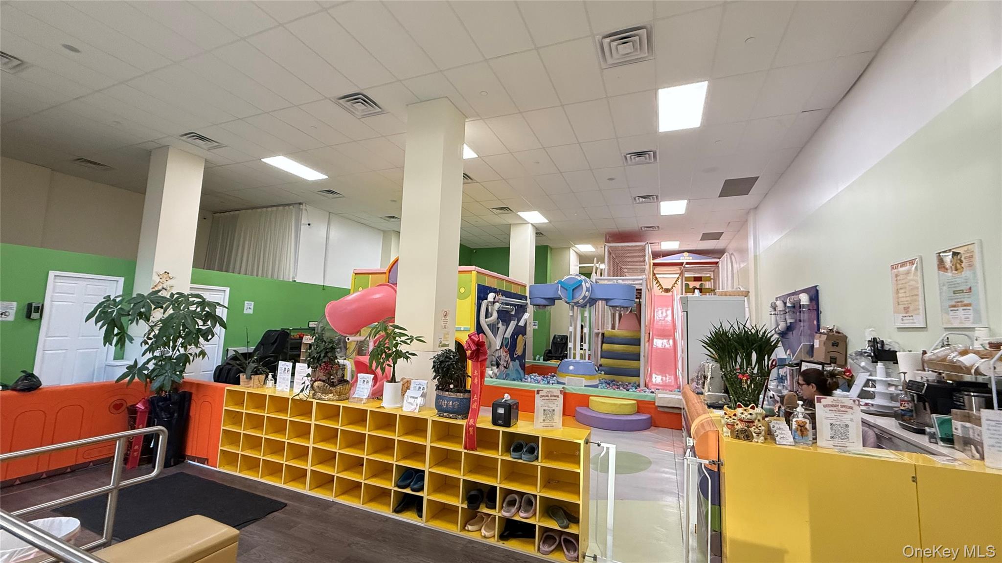 #8 photo, 9501 37th Avenue, Куинс ‖ Jackson Heights , NY 11372