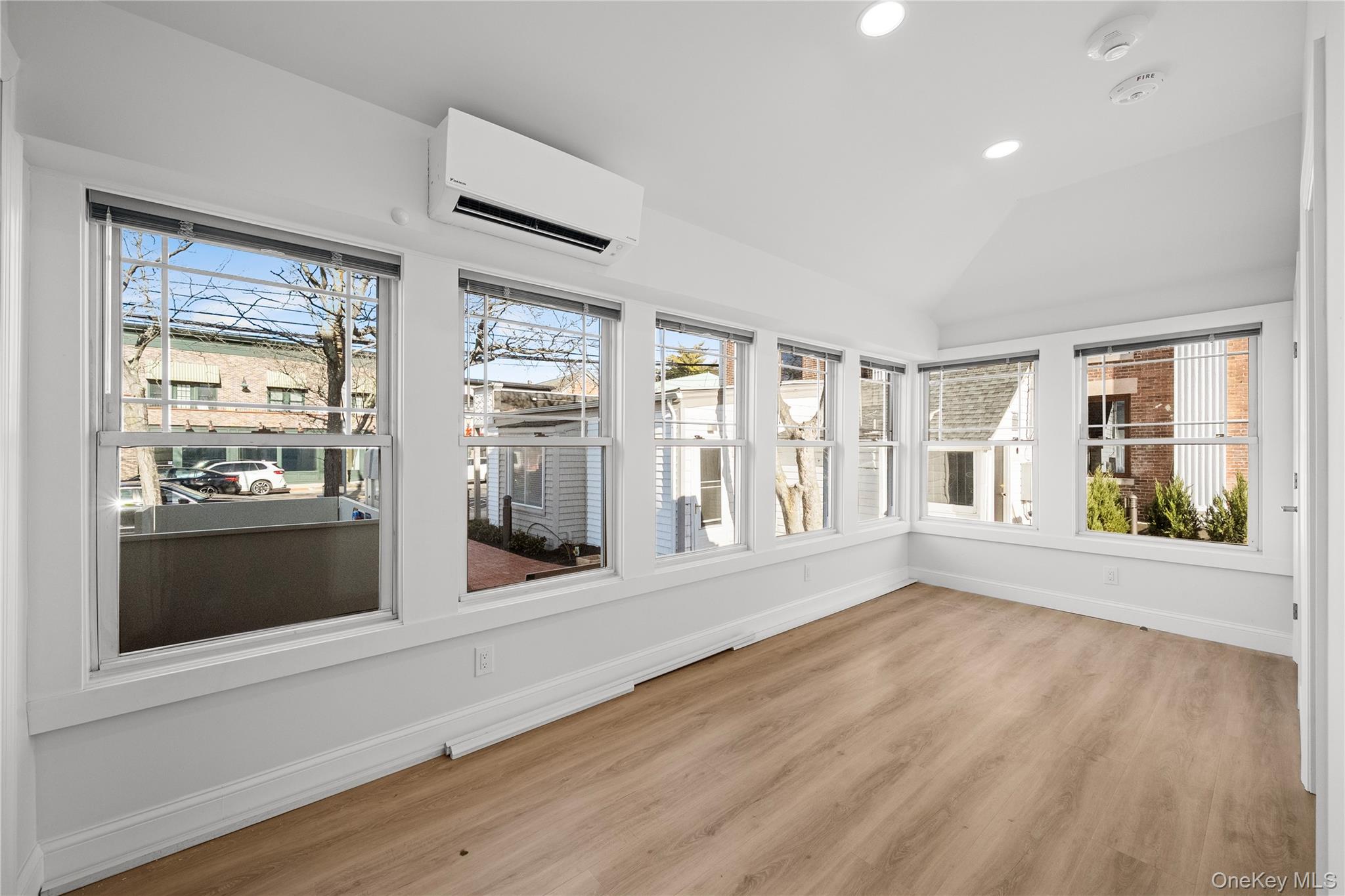 #5 photo, 584 Main Street, Islip , NY 11751