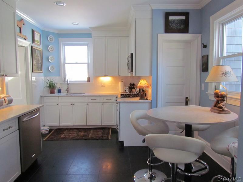 #13 photo, 29 Ash Street, ناسو Locust Valley , NY 11560