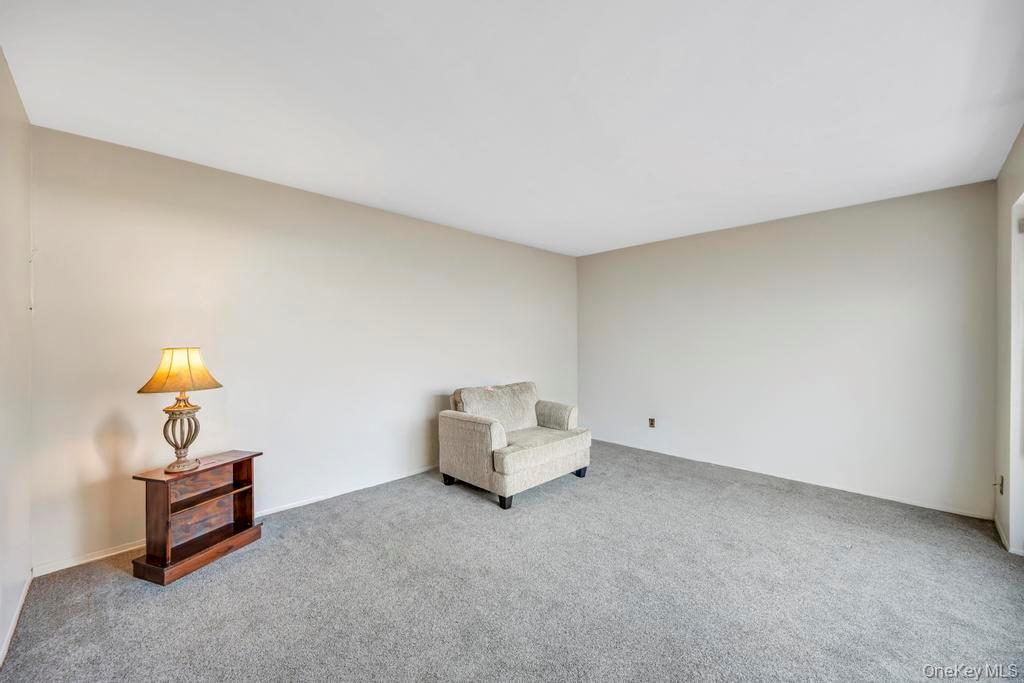 #12 photo, 2 Martin Street, Саффолк ‖ Coram , NY 11727