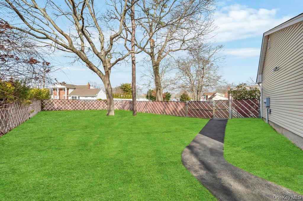 #6 photo, 2 Martin Street, Саффолк ‖ Coram , NY 11727