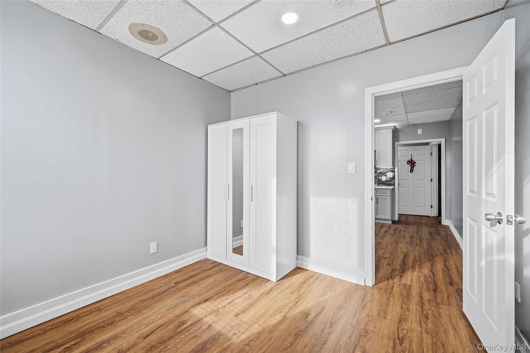 #12 photo, 32B Main, Bay Shore , NY 11706