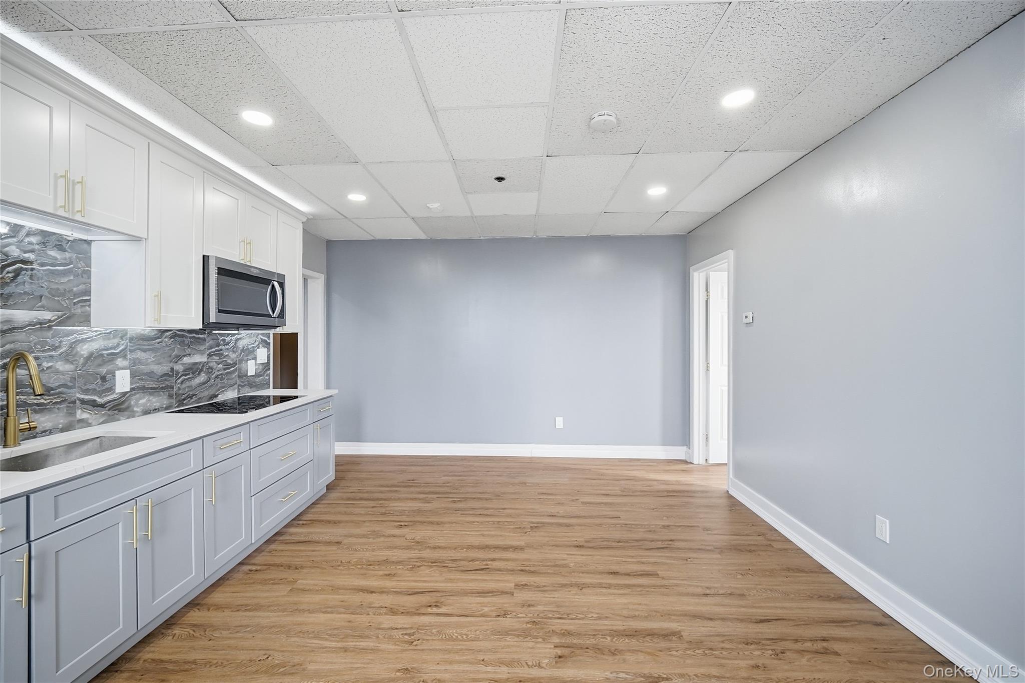 #9 photo, 32B Main, Bay Shore , NY 11706