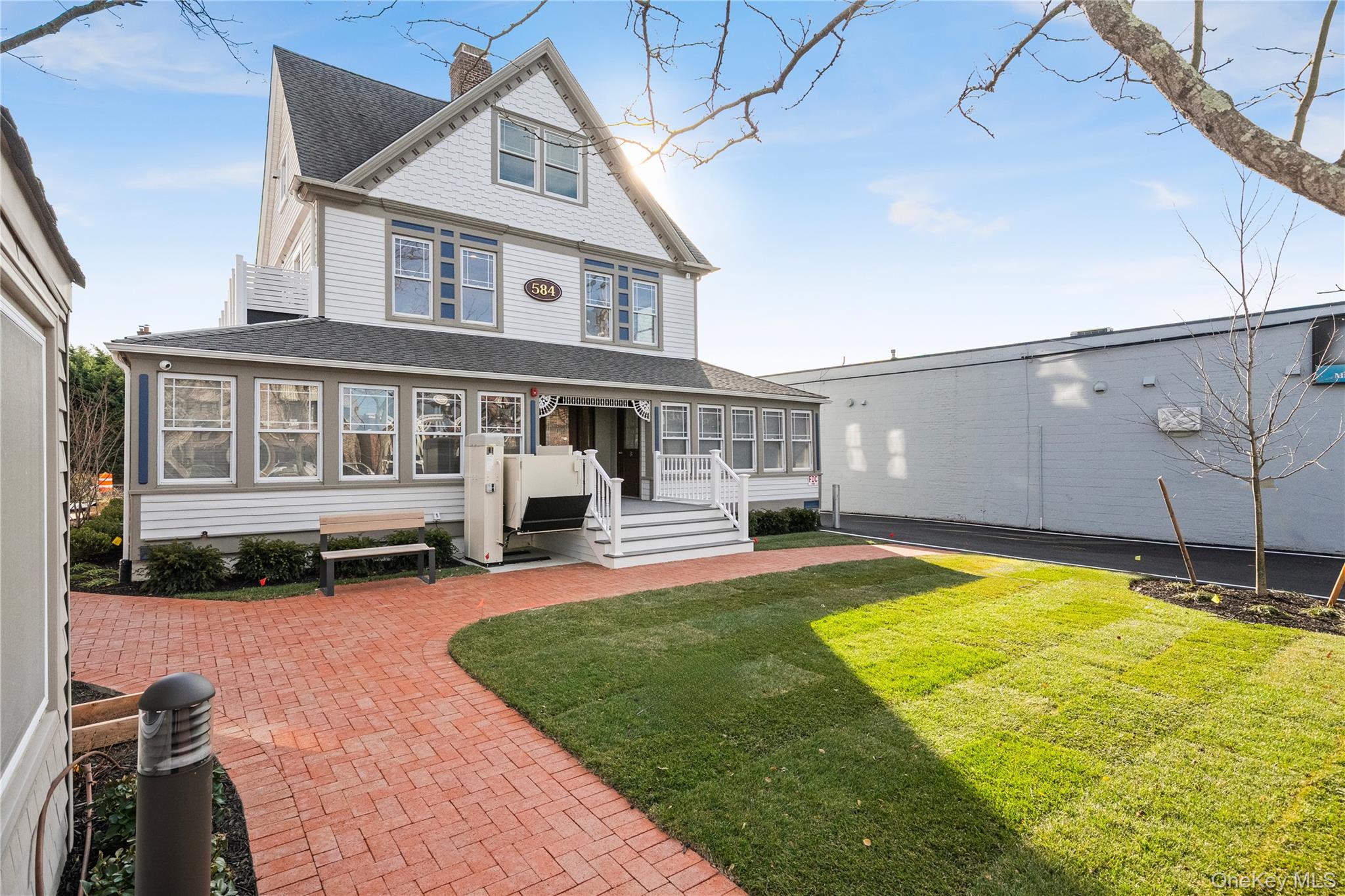 #14 photo, 584 Main Street, Islip , NY 11751