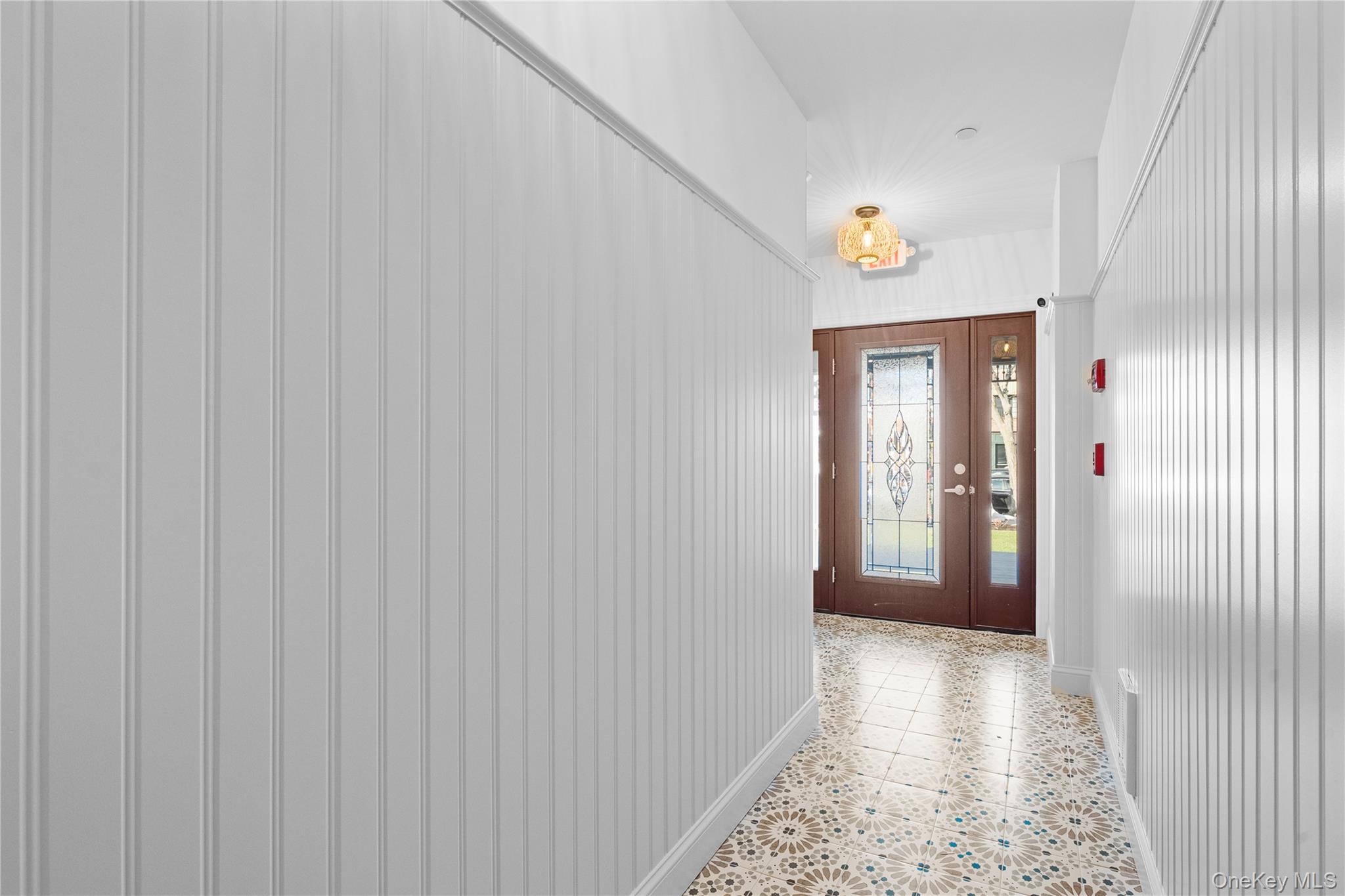 #2 photo, 584 Main Street, Islip , NY 11751