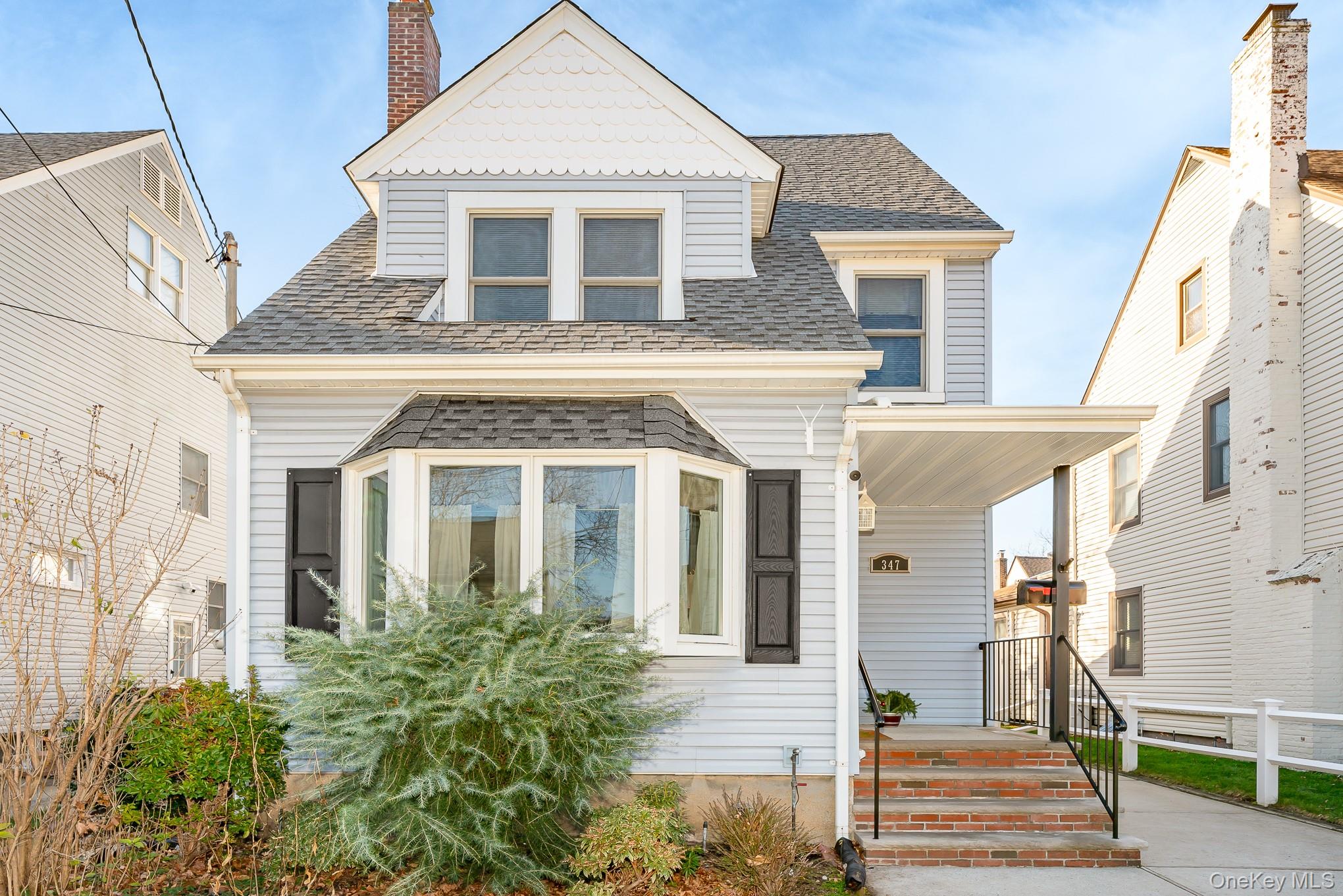 #1 photo, 347 Wellington Road, מחוז נסאו Mineola , NY 11501