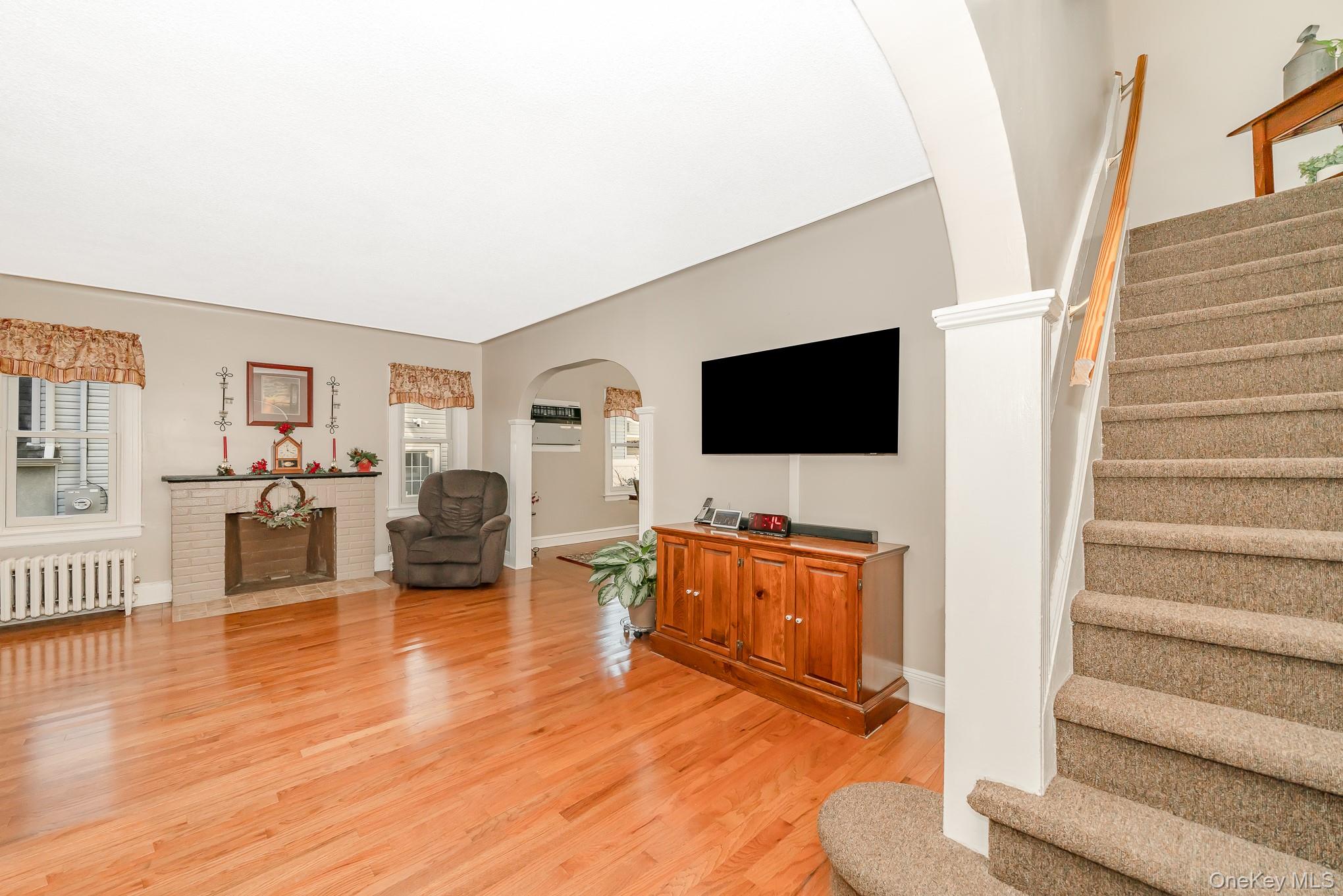 #4 photo, 347 Wellington Road, ناسو Mineola , NY 11501