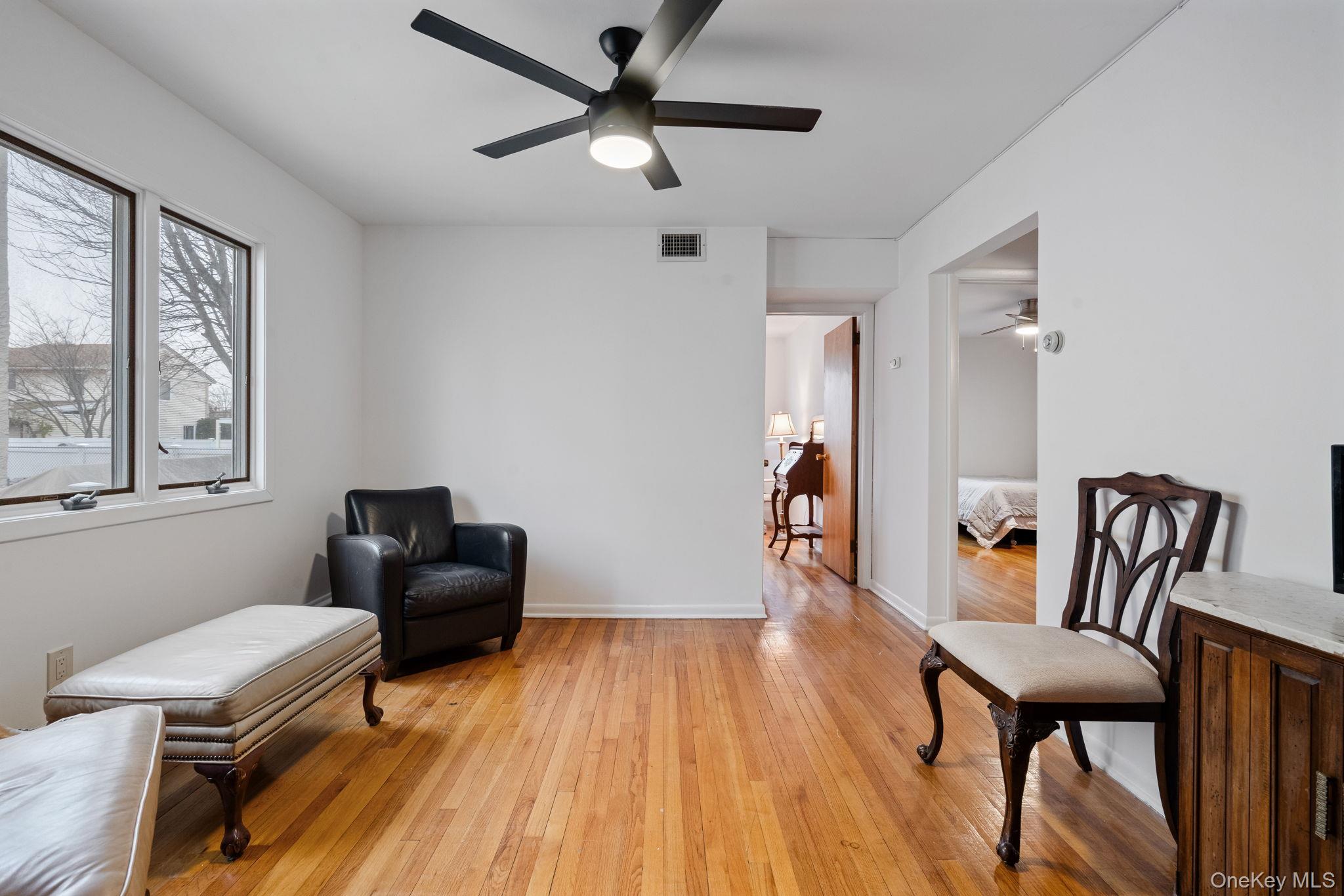 #13 photo, 179 California Place, 롱 아일랜드 Island Park , NY 11558