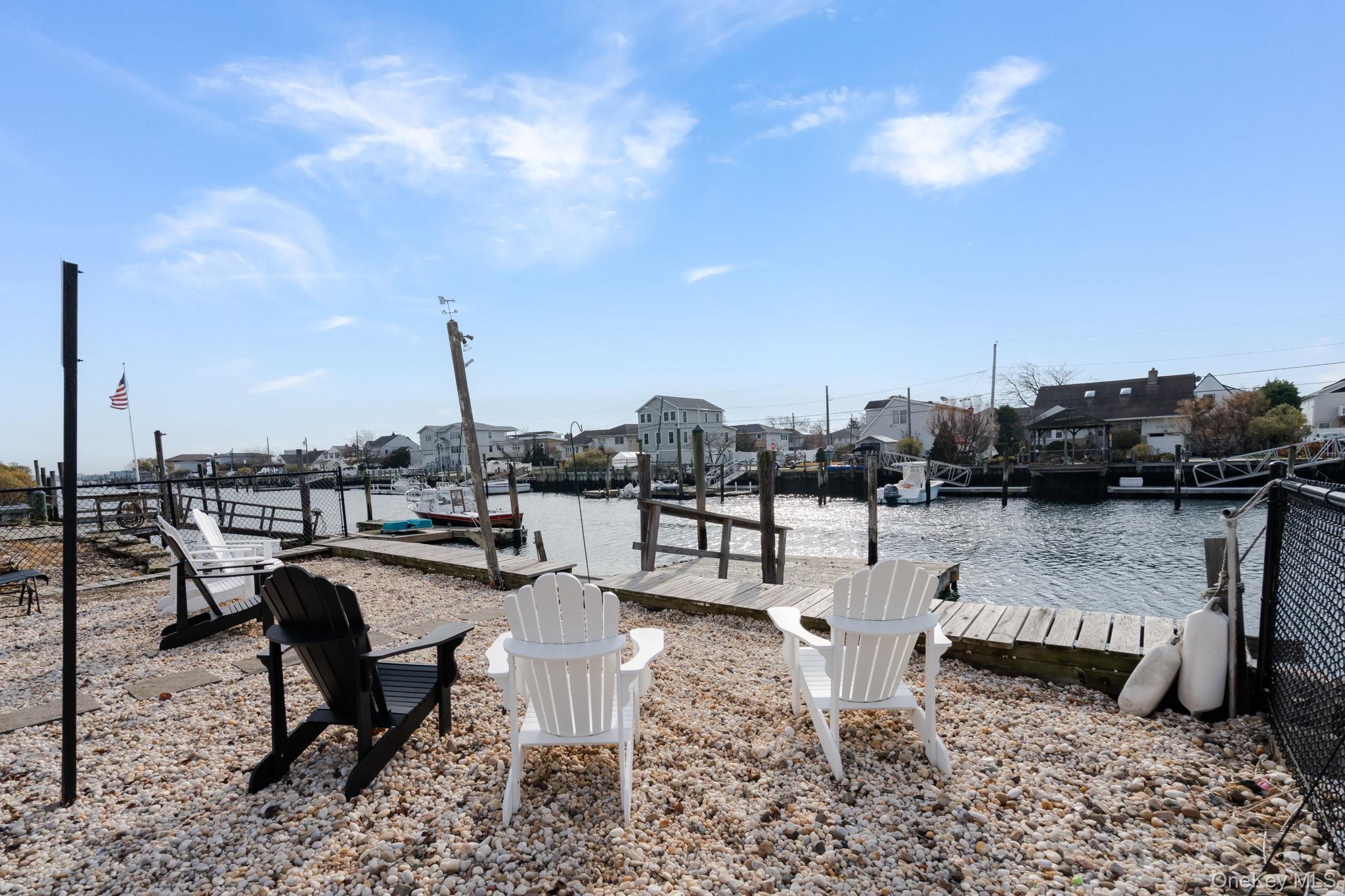 #4 photo, 179 California Place, 롱 아일랜드 Island Park , NY 11558