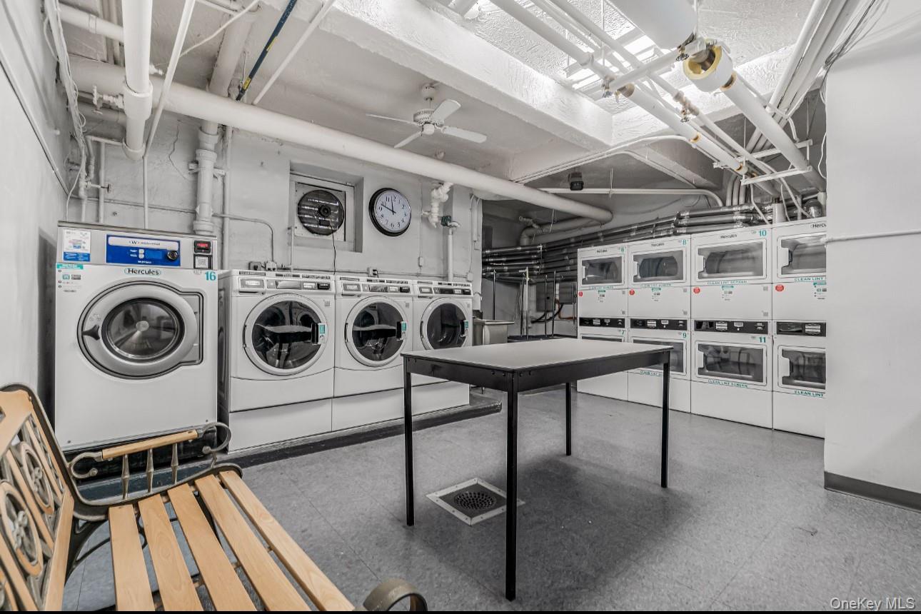 #19 photo, 69-40 Yellowstone Boulevard, كوينز Forest Hills , NY 11375