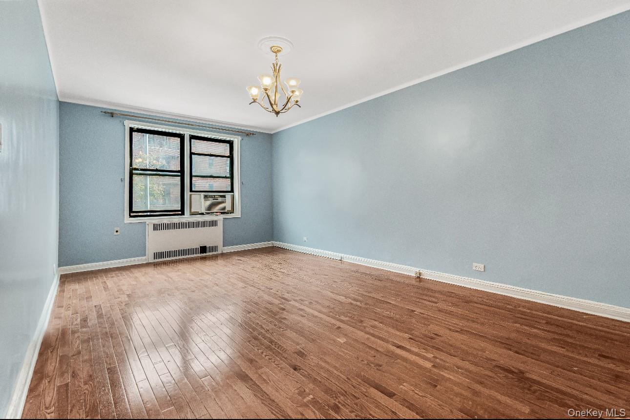 #7 photo, 69-40 Yellowstone Boulevard, كوينز Forest Hills , NY 11375