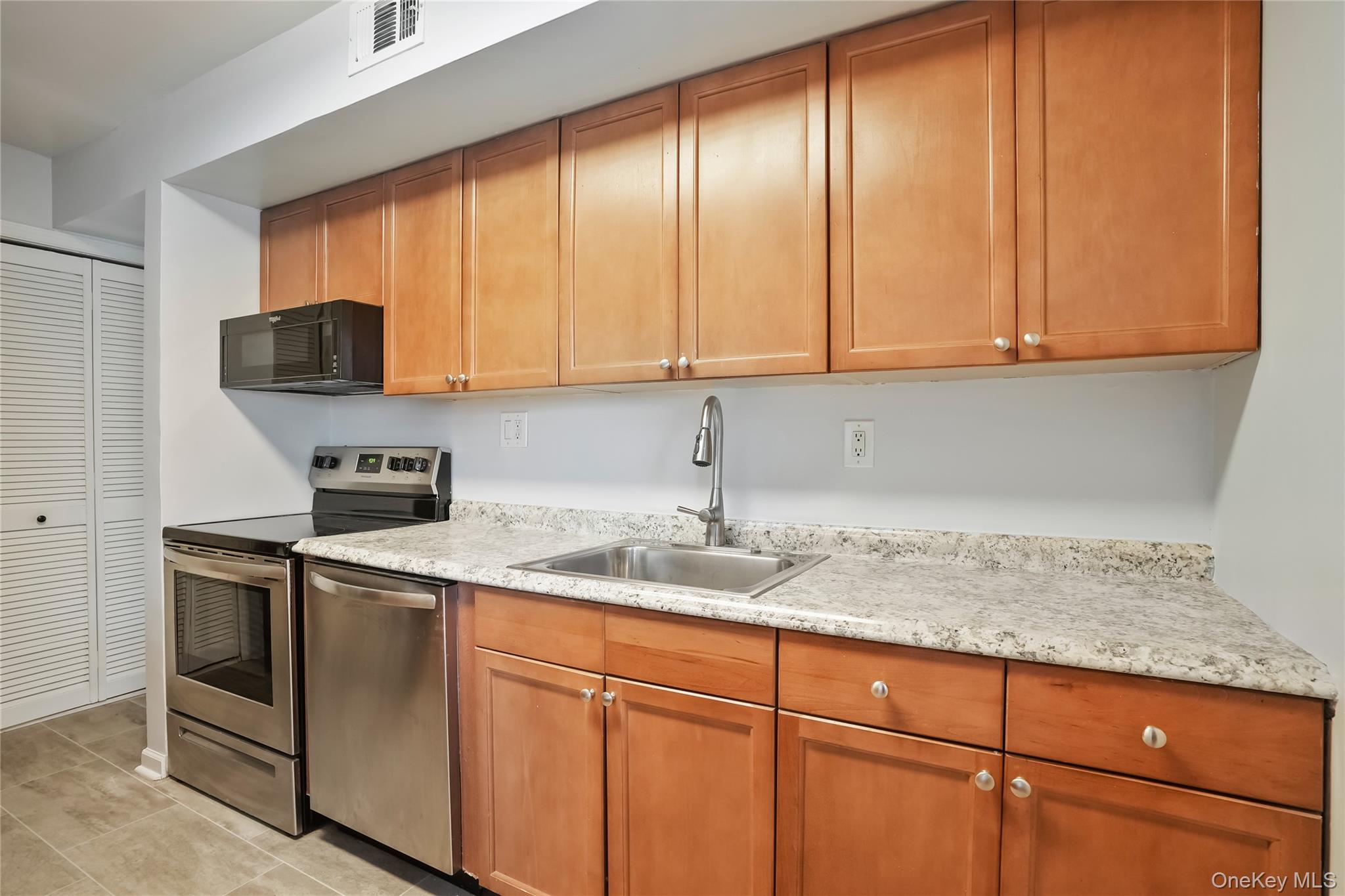 #10 photo, 208 Harris Road, Bedford , NY 10507