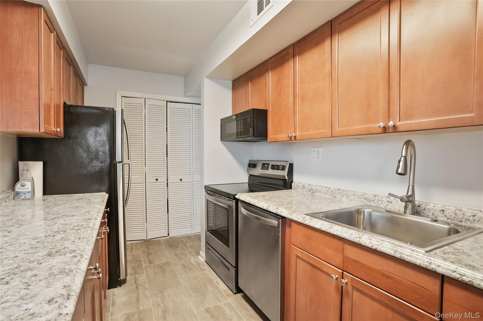 #8 photo, 208 Harris Road, Bedford , NY 10507