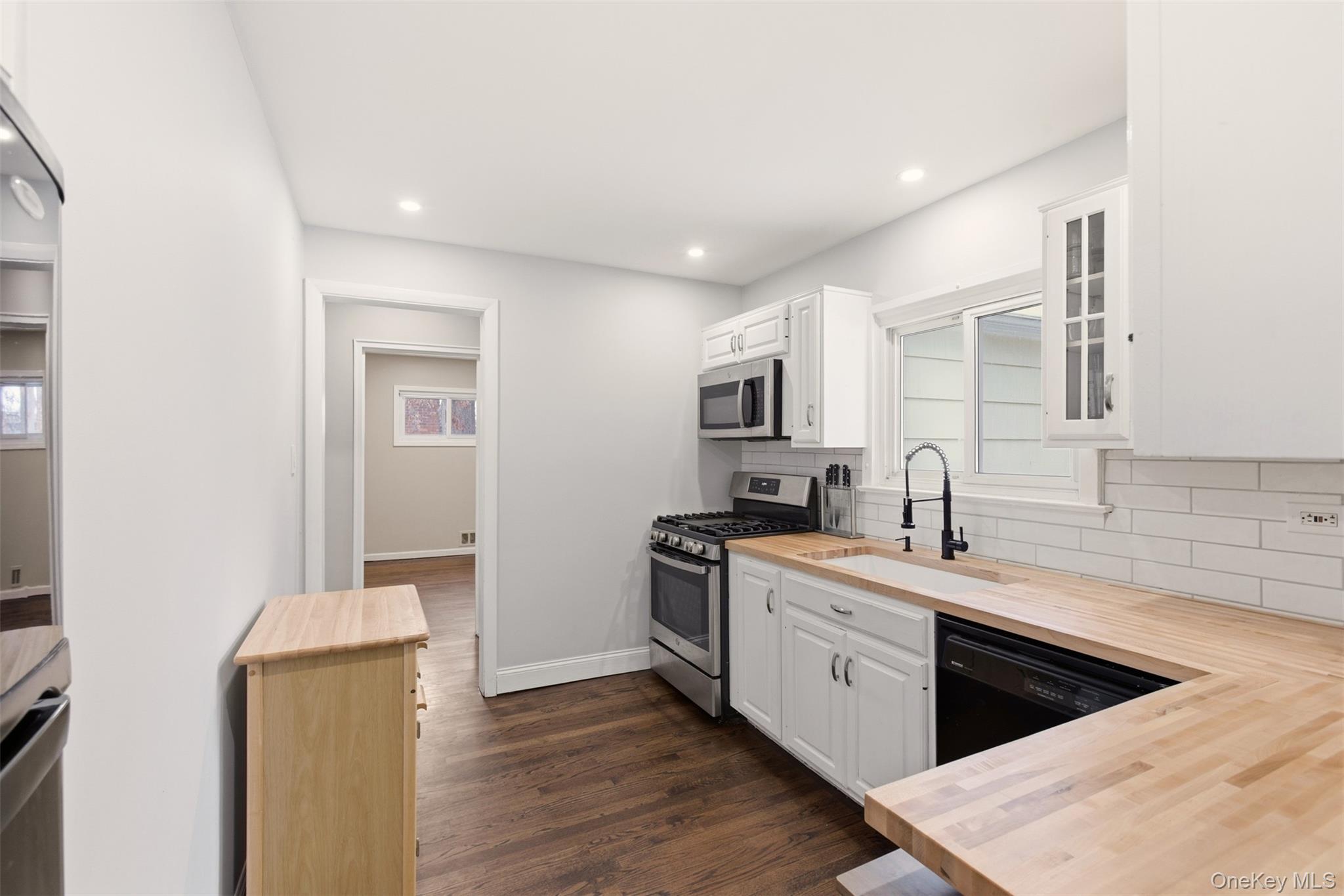 #13 photo, 258 Holt Drive, Pearl River , NY 10965