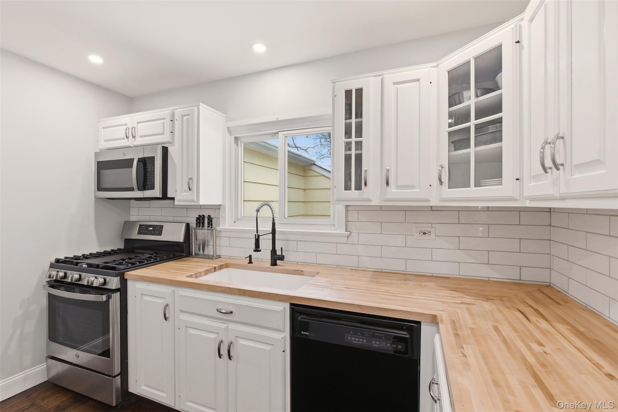 #15 photo, 258 Holt Drive, Pearl River , NY 10965