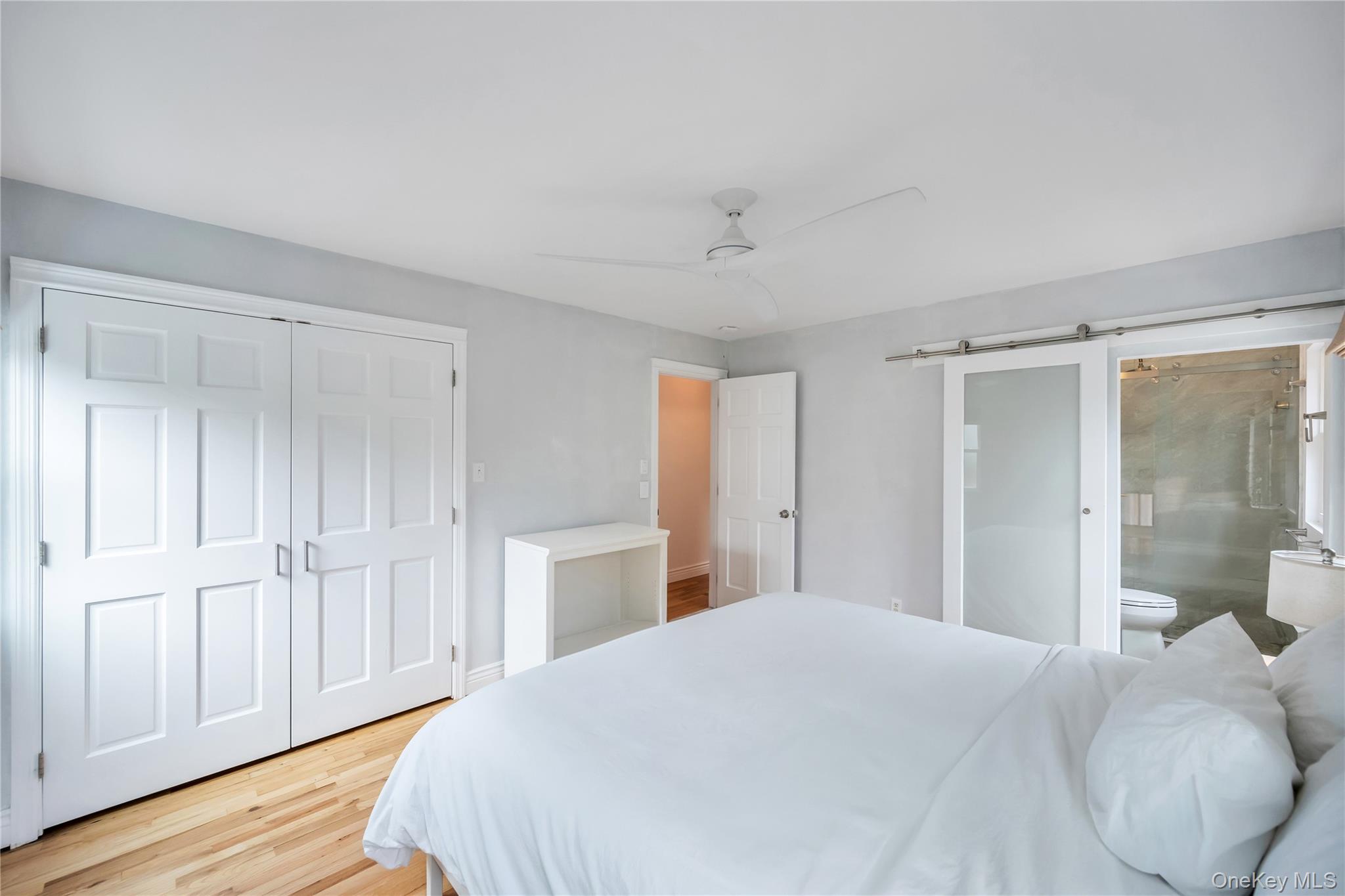 #2 photo, 8 Lovell Road, מחוז סאפוק Hampton Bays , NY 11946