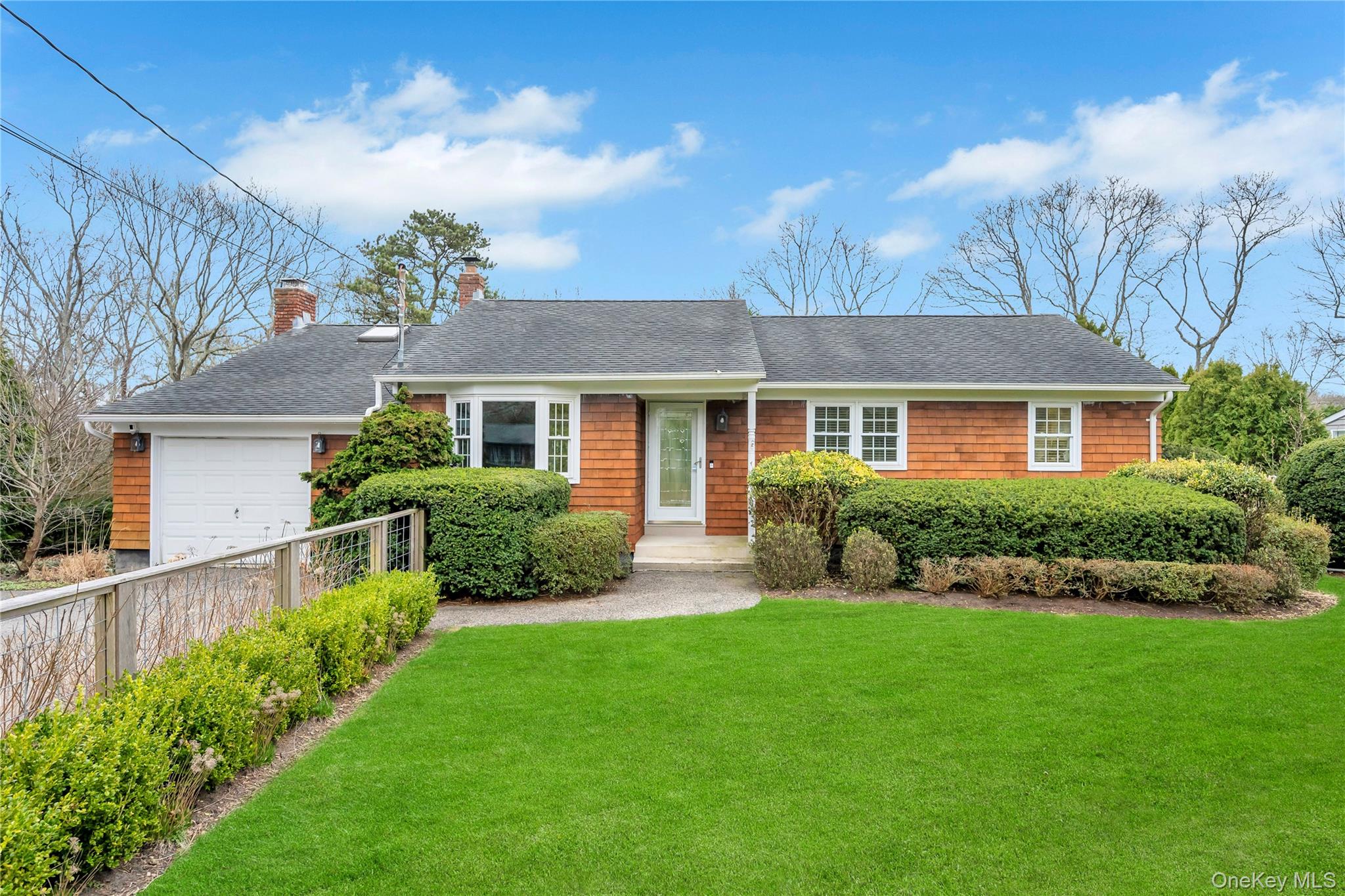 #4 photo, 8 Lovell Road, מחוז סאפוק Hampton Bays , NY 11946