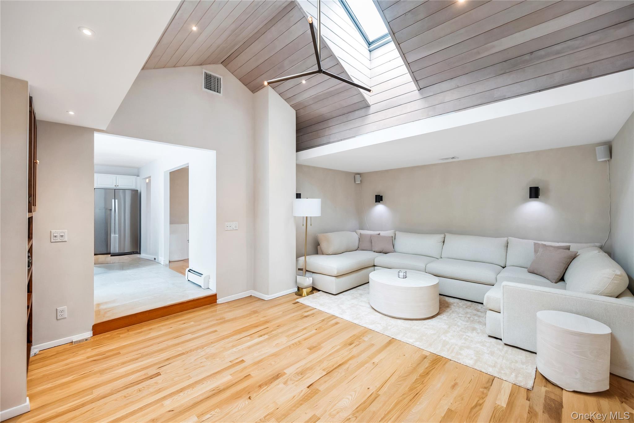 #7 photo, 8 Lovell Road, מחוז סאפוק Hampton Bays , NY 11946