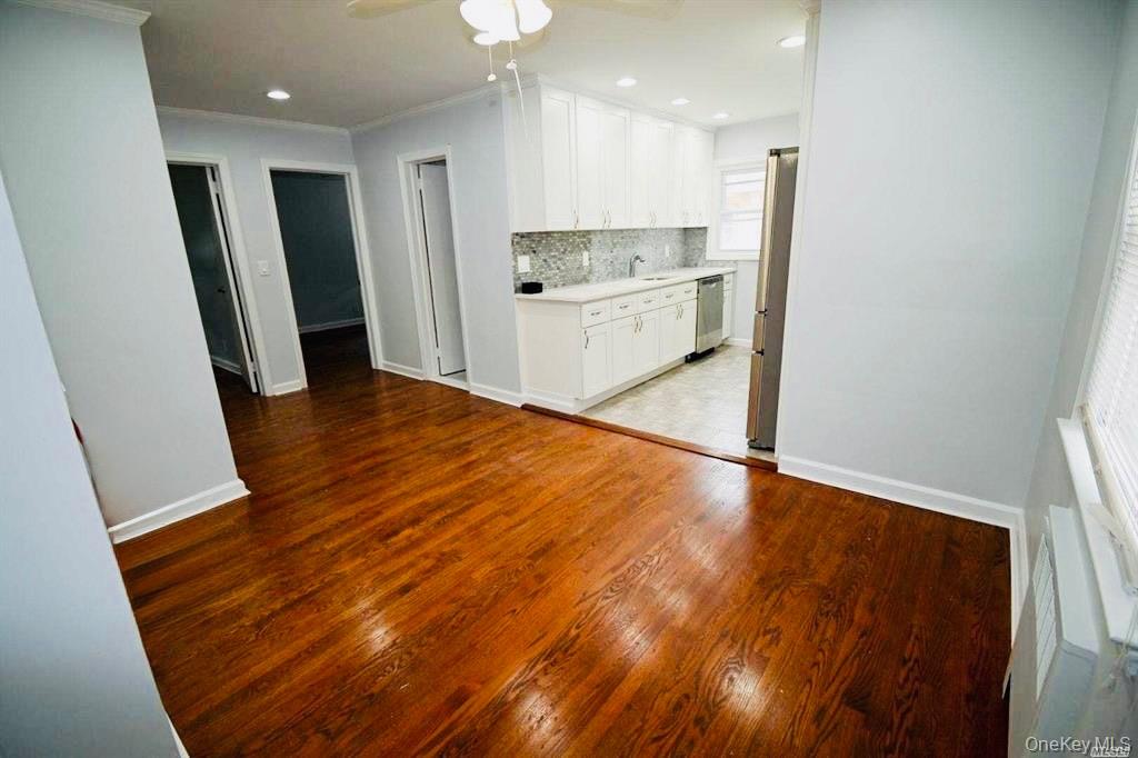 #10 photo, 241 Woodbury Road, מחוז נסאו Hicksville , NY 11801