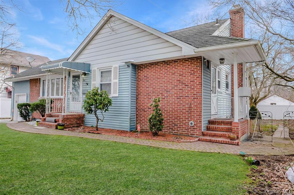 #2 photo, 241 Woodbury Road, מחוז נסאו Hicksville , NY 11801