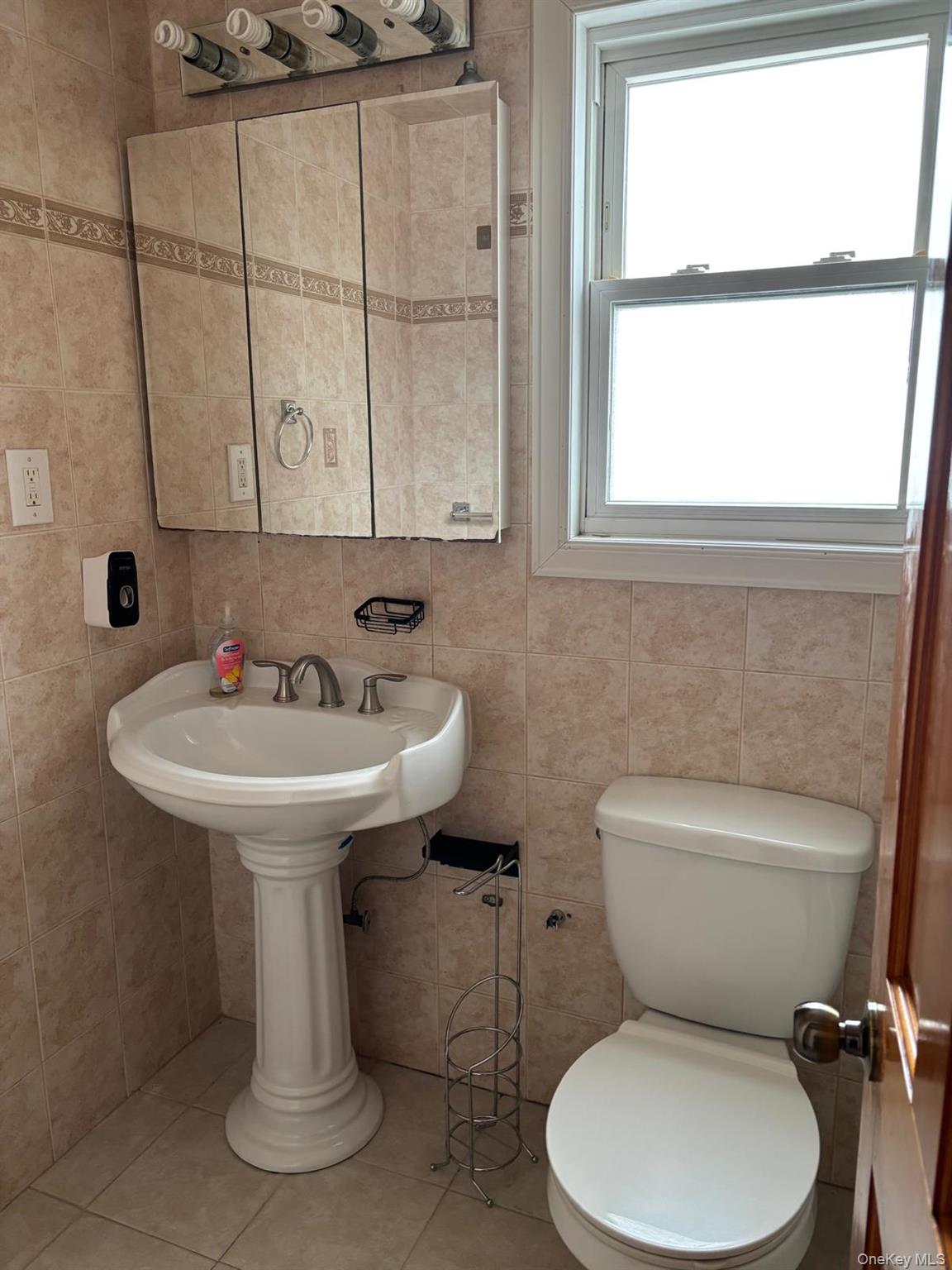 #4 photo, 7520 167th Street, Fresh Meadows , NY 11366