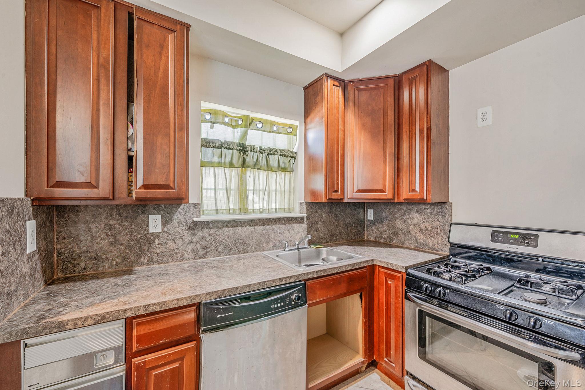 #15 photo, 101 Surf Drive, Бронкс ‖ Bronx , NY 10473