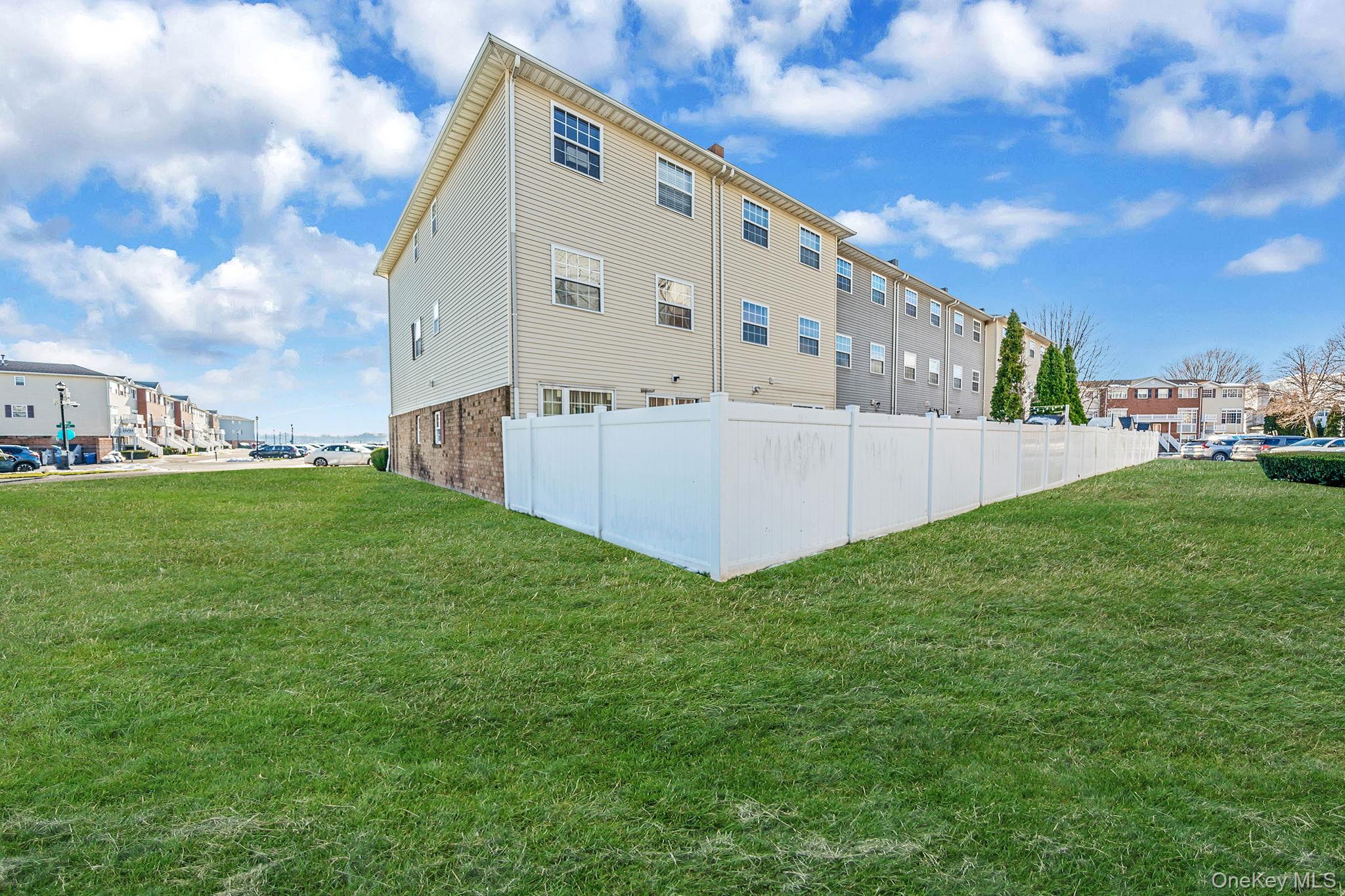 #4 photo, 101 Surf Drive, Бронкс ‖ Bronx , NY 10473