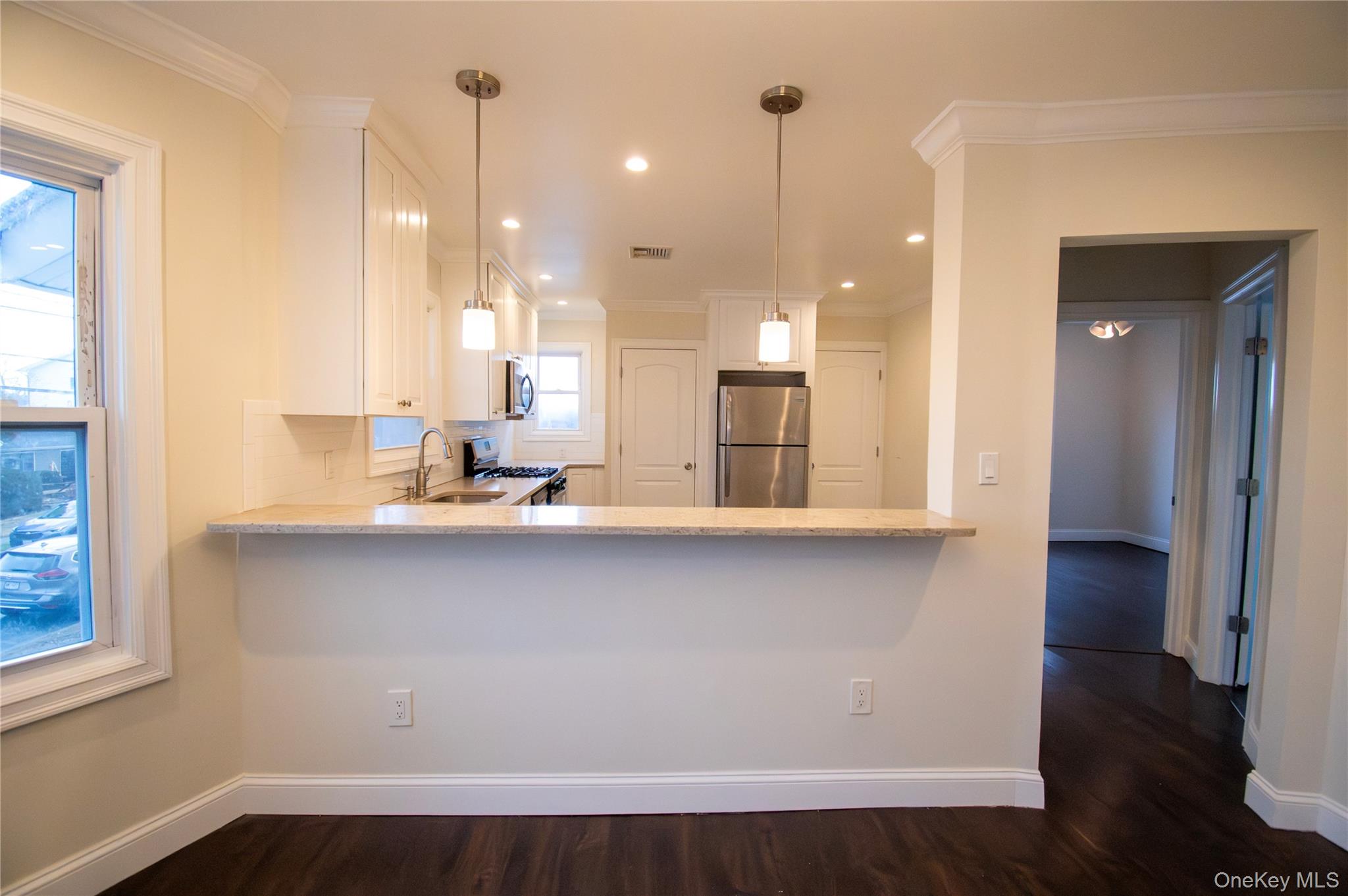 #8 photo, 3159 Milburn Avenue, 롱 아일랜드 Baldwin , NY 11510