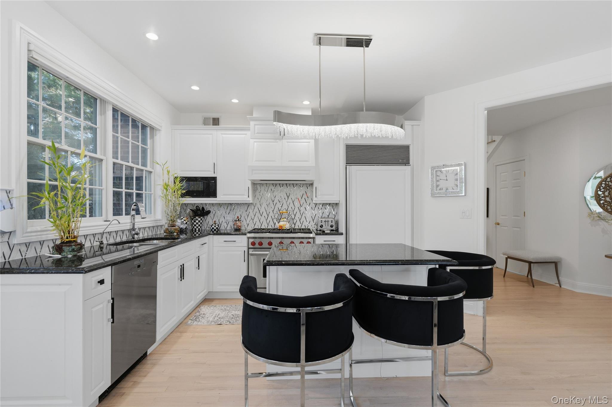 #11 photo, 23 Hathaway Lane, 롱 아일랜드 Manhasset , NY 11030