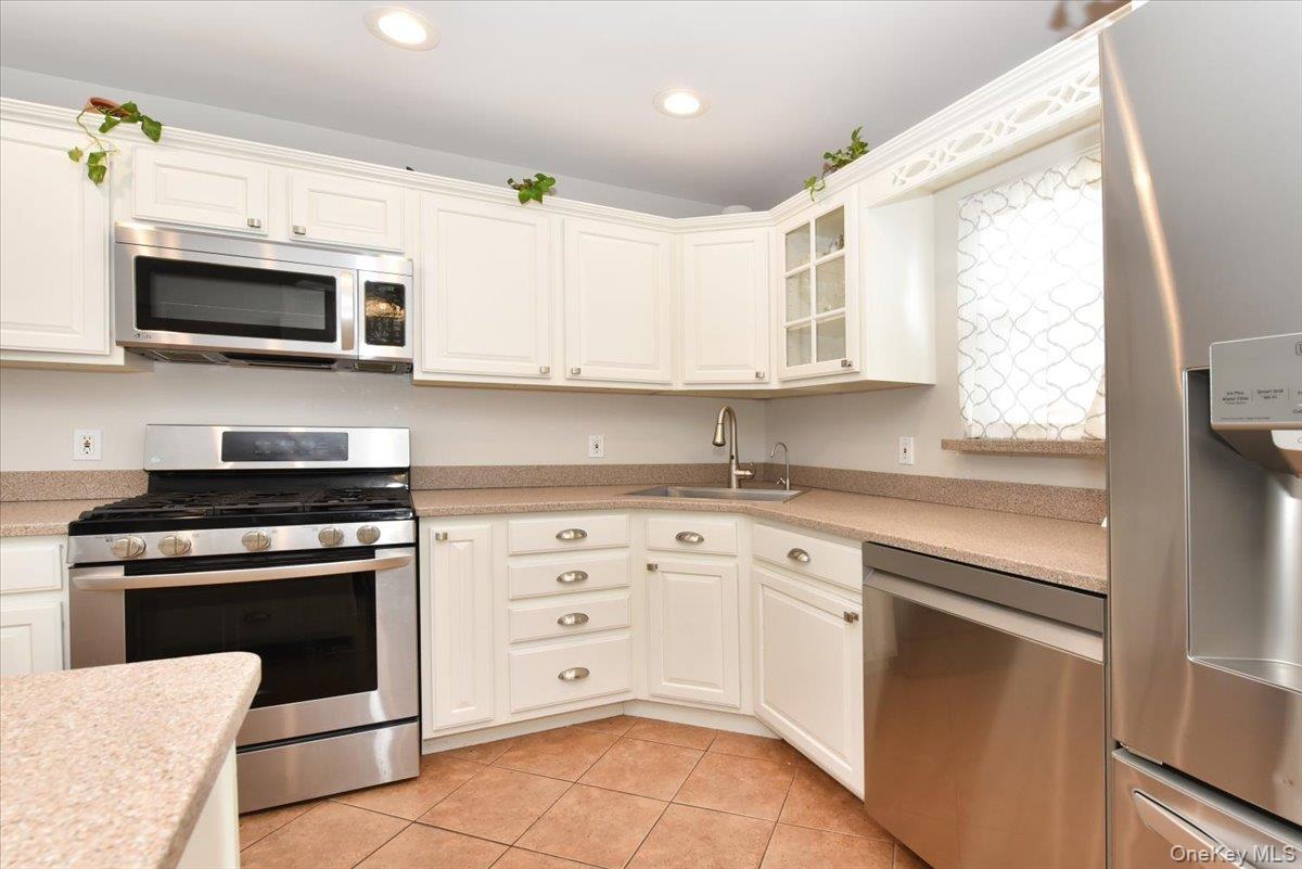 #12 photo, 359 Park Lane, Massapequa Park , NY 11762