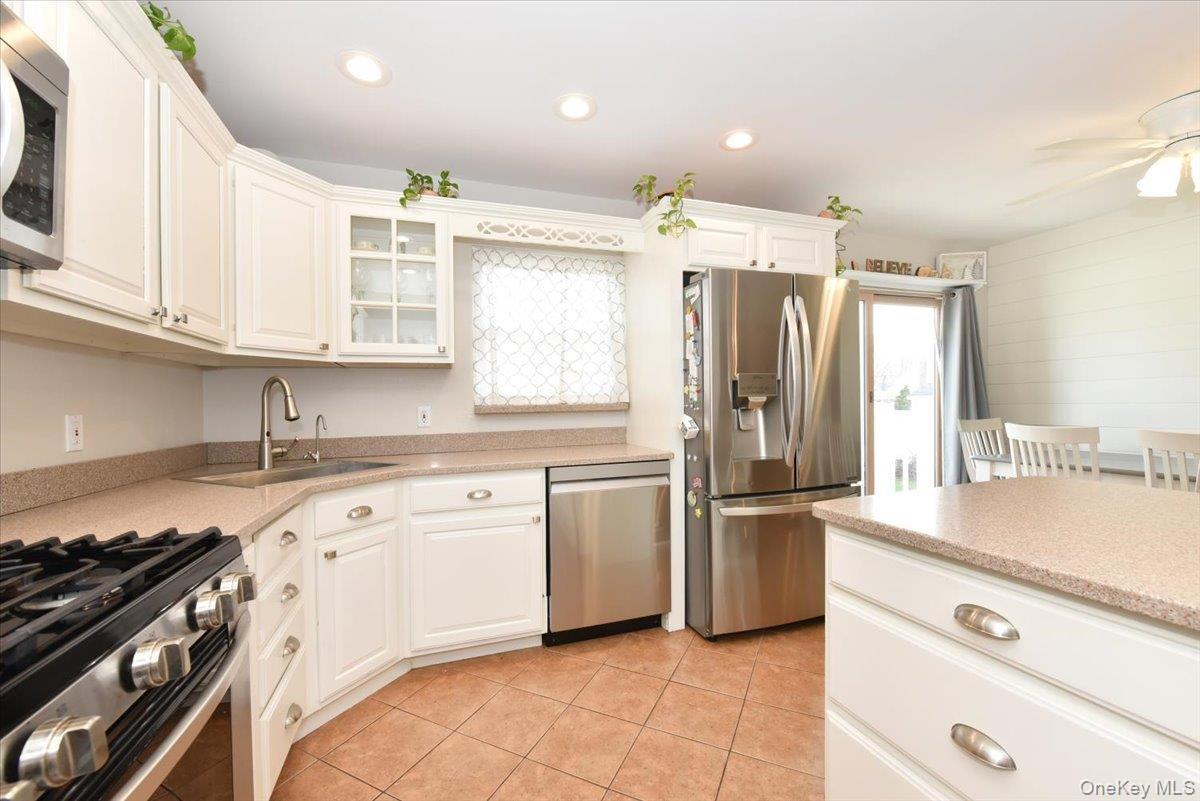 #14 photo, 359 Park Lane, Massapequa Park , NY 11762