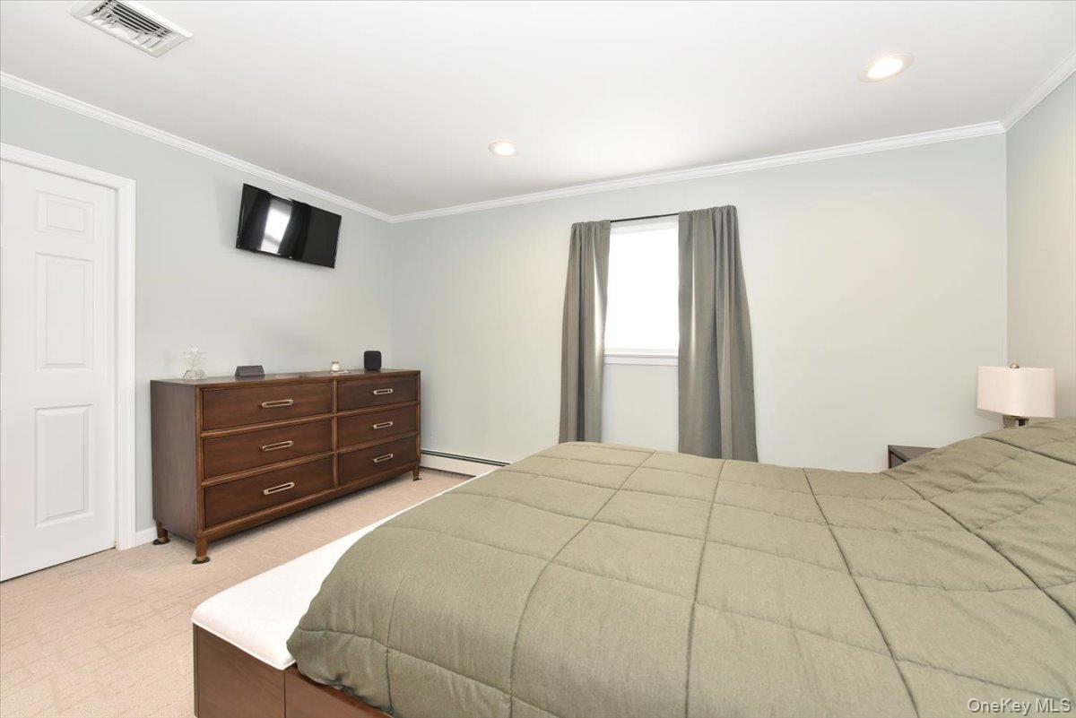 #16 photo, 359 Park Lane, Massapequa Park , NY 11762