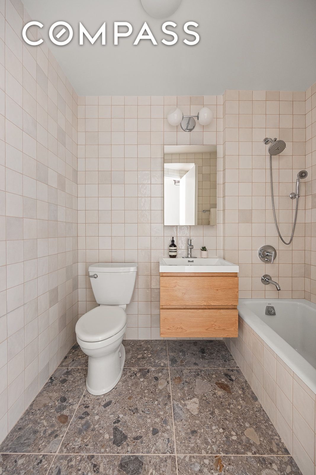 #10 photo, 133 Water Street, Dumbo , NY 11201