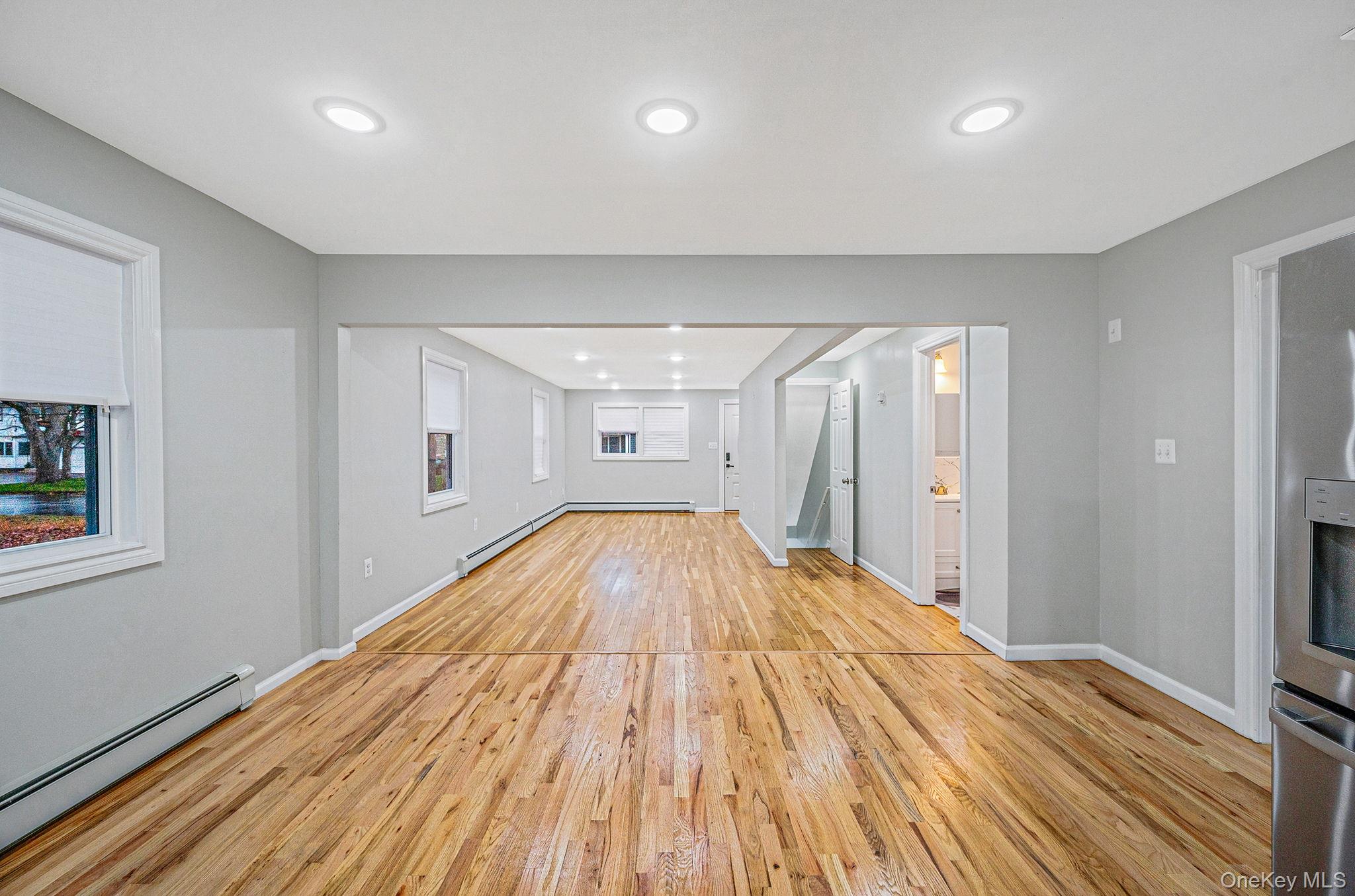 #20 photo, 1316 6th Street, सफ़ोक काउंटी West Babylon , NY 11704