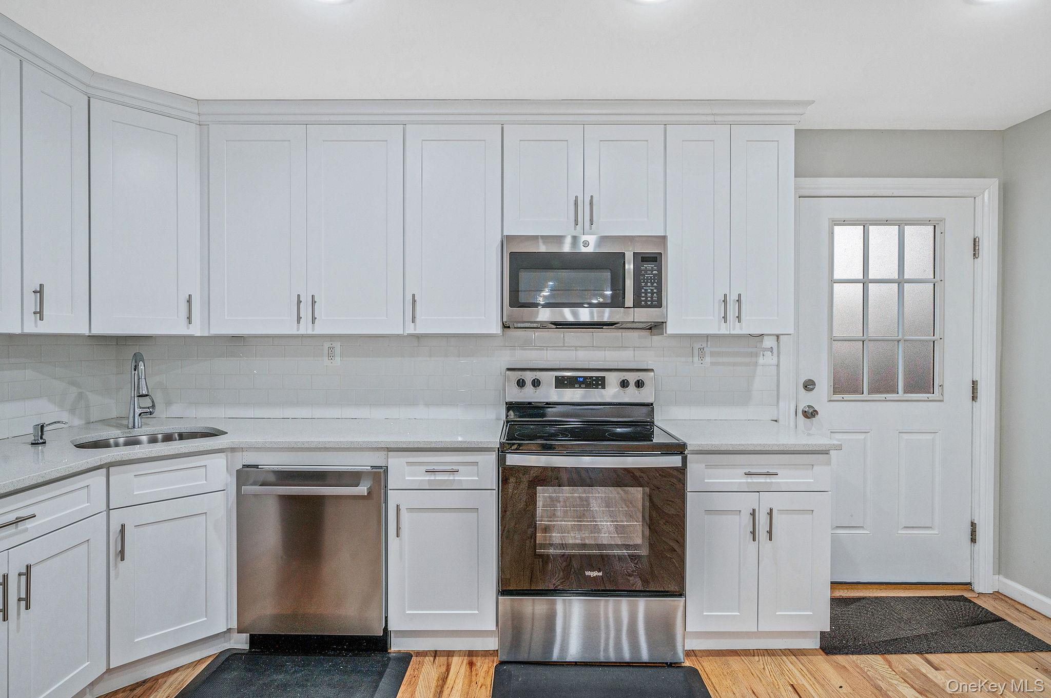 #8 photo, 1316 6th Street, सफ़ोक काउंटी West Babylon , NY 11704