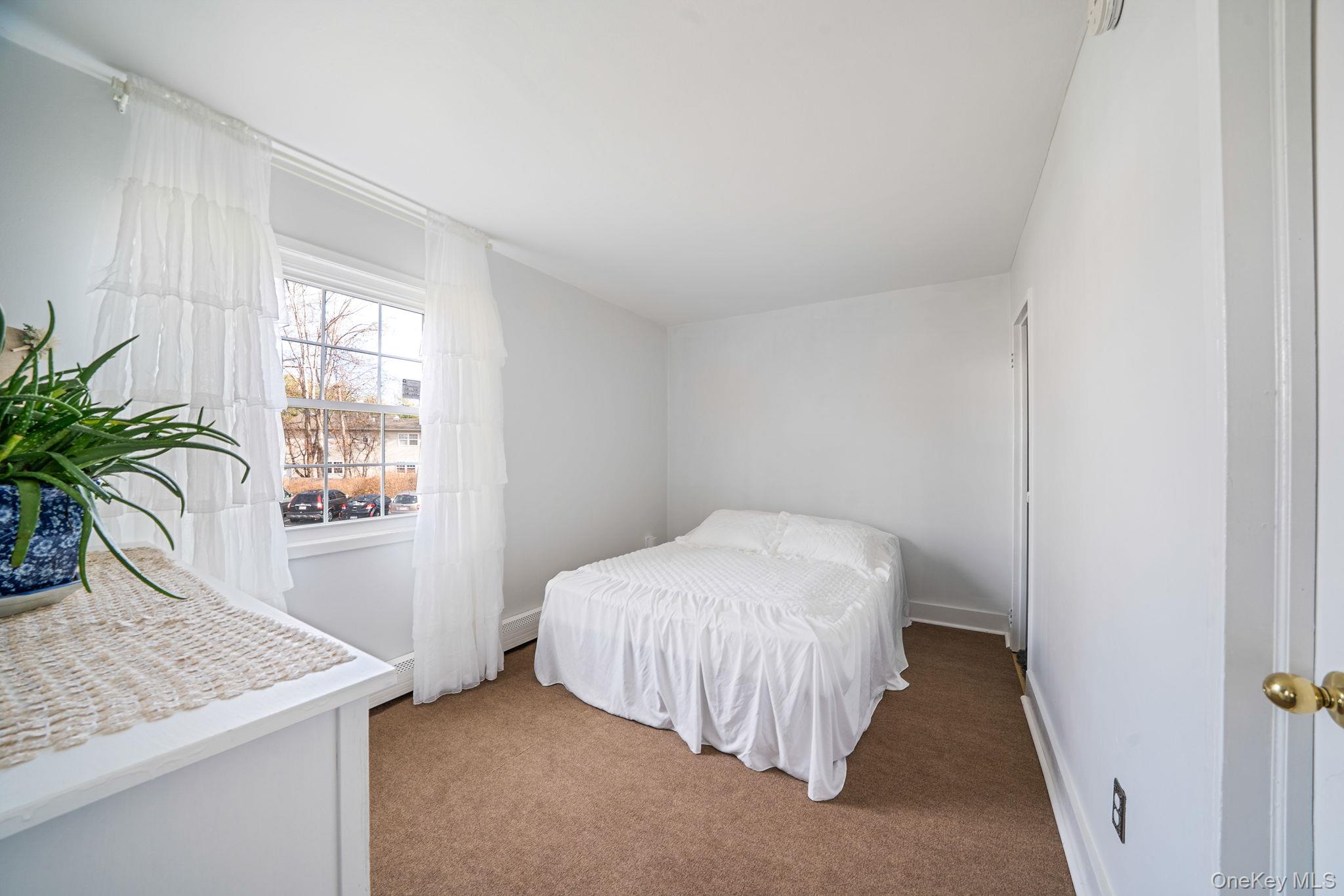 #10 photo, 460 Old Town Road, सफ़ोक काउंटी Port Jefferson Station , NY 11776