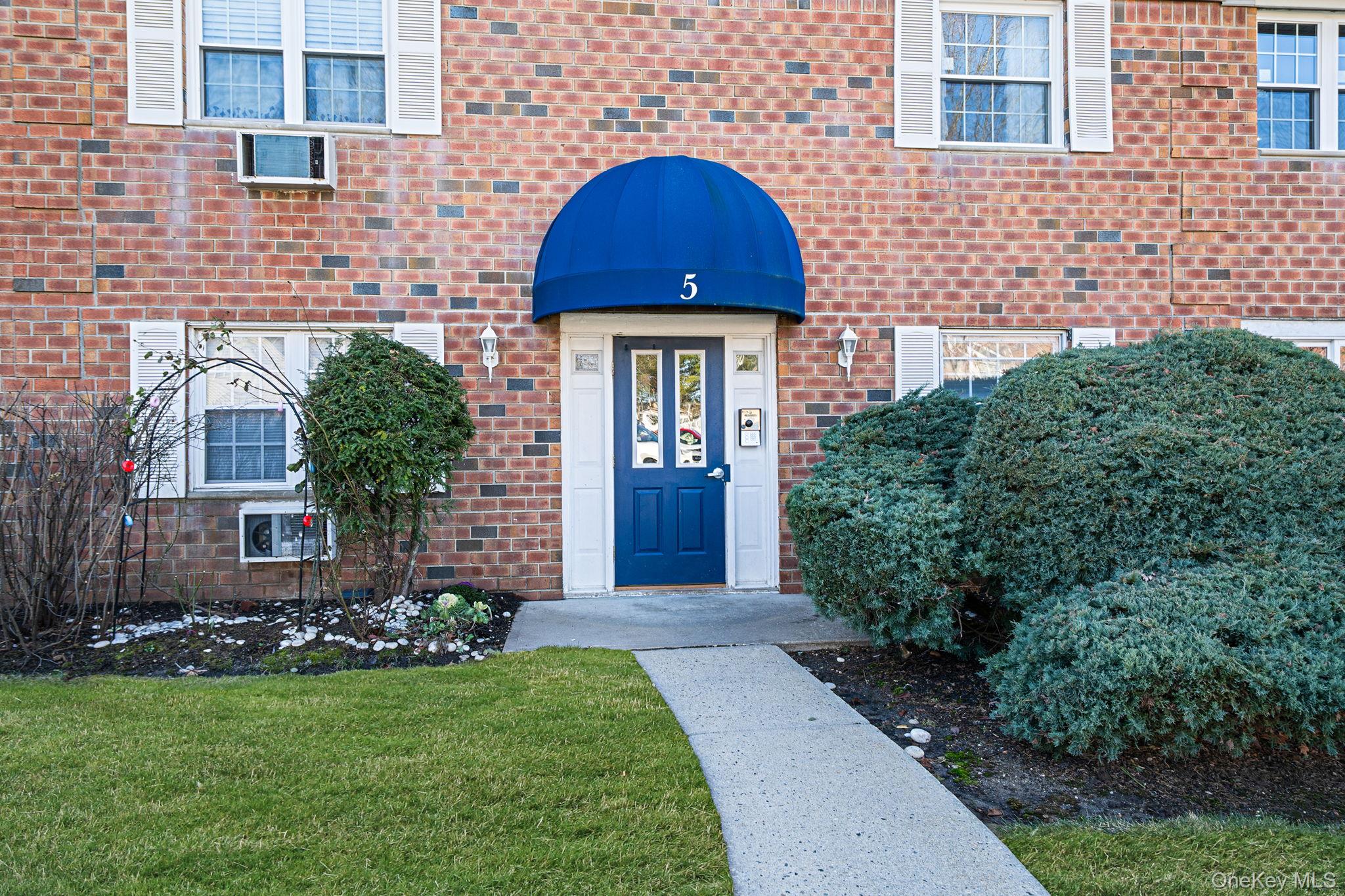 #20 photo, 460 Old Town Road, सफ़ोक काउंटी Port Jefferson Station , NY 11776