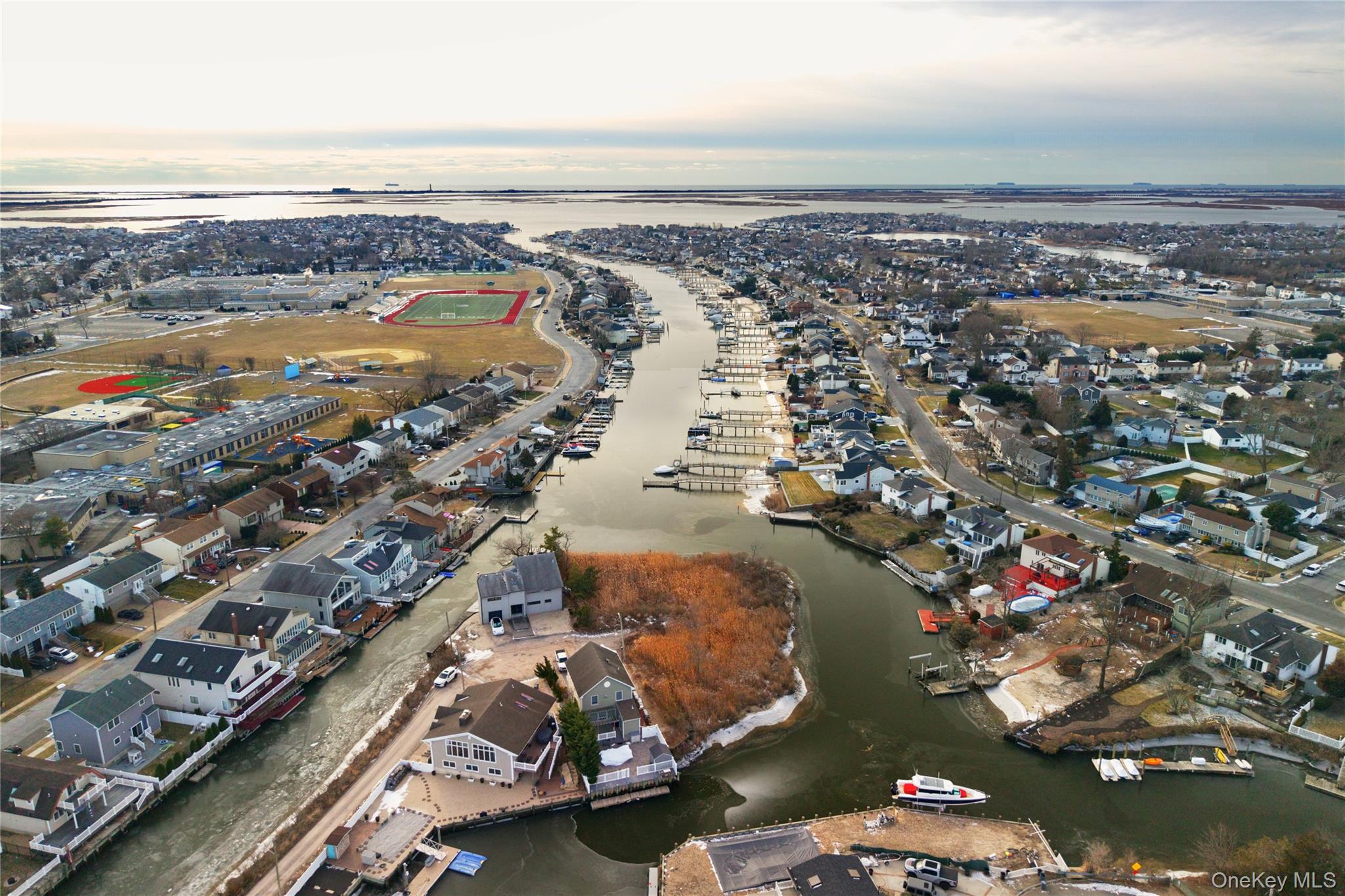 #12 photo, 6 Island Plaza, नासाउ काउंटी Bellmore , NY 11710