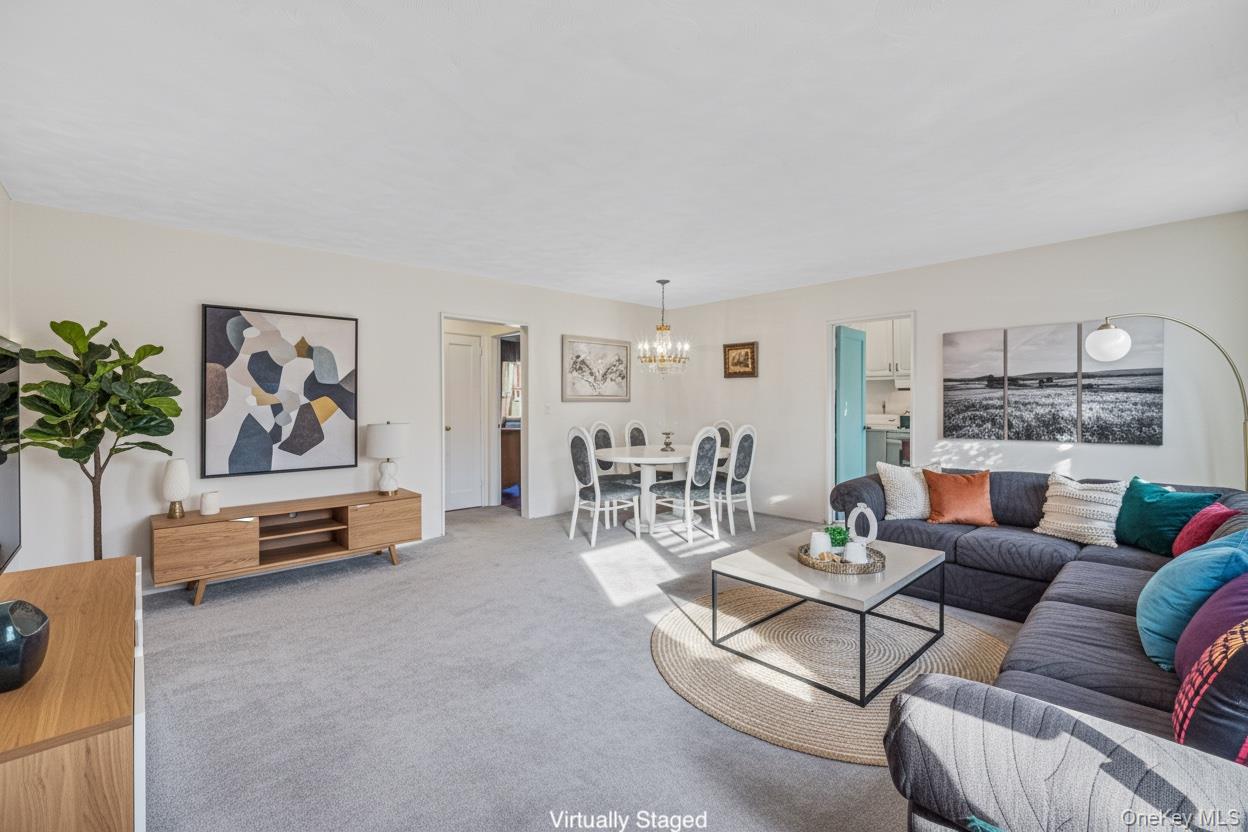 #2 photo, 199-07 17th Avenue, קווינס Bayside , NY 11360