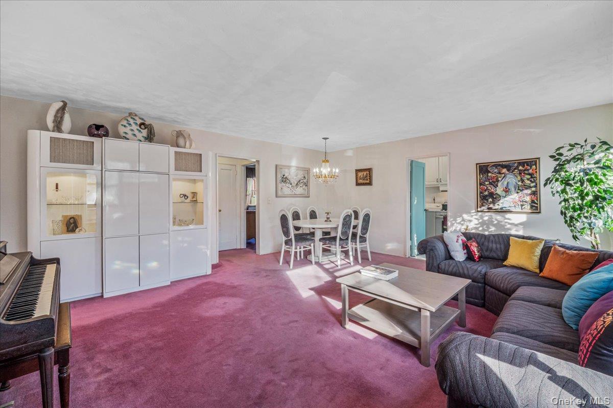 #3 photo, 199-07 17th Avenue, קווינס Bayside , NY 11360