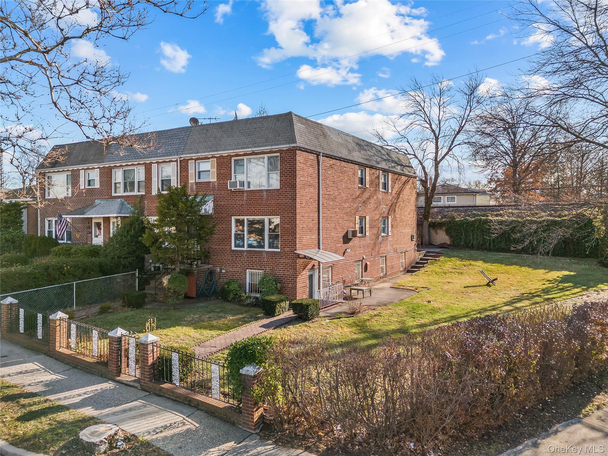 #20 photo, 20004 39th Avenue, बेसाइड Bayside , NY 11361