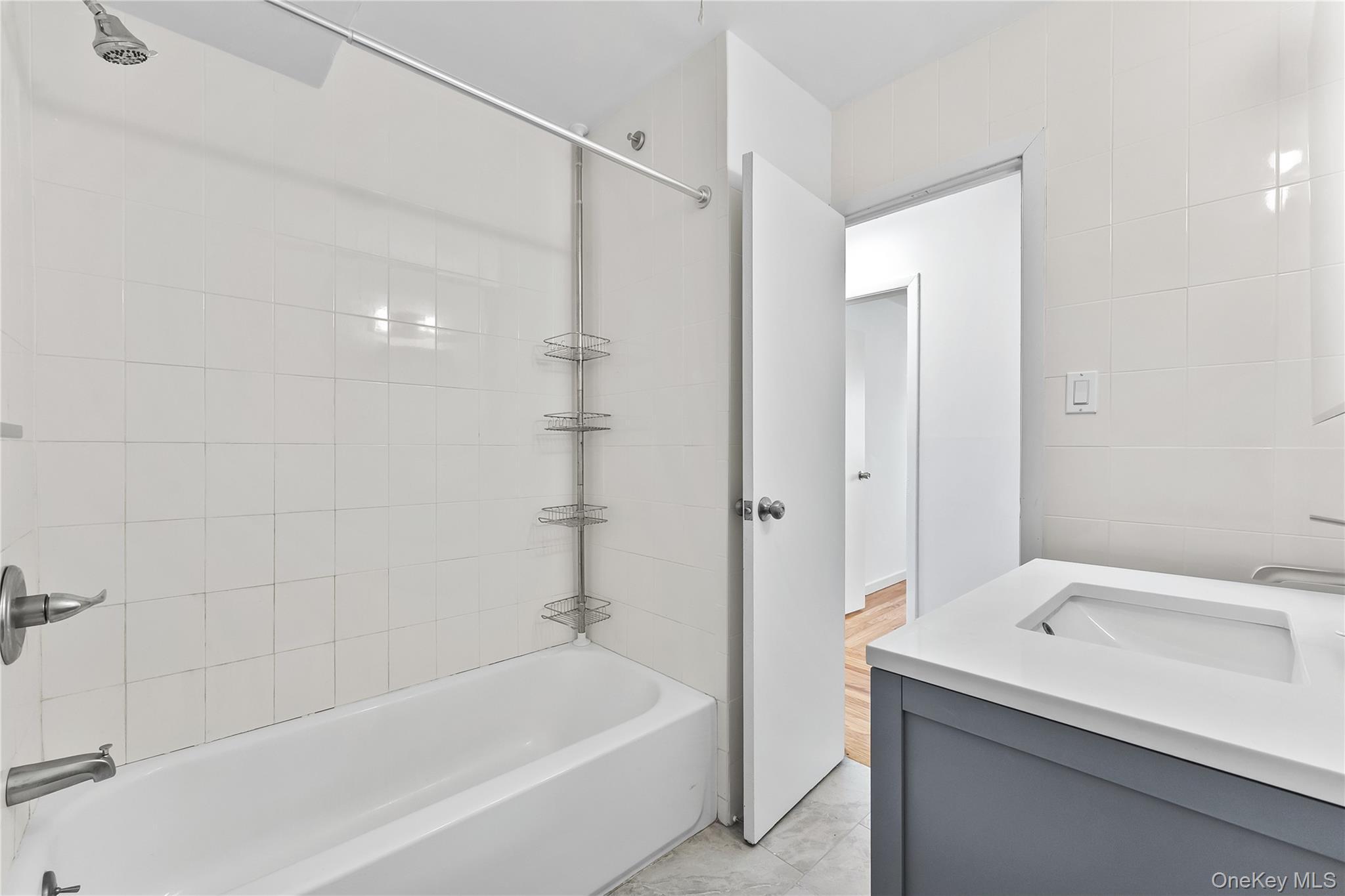 #8 photo, 20004 39th Avenue, बेसाइड Bayside , NY 11361