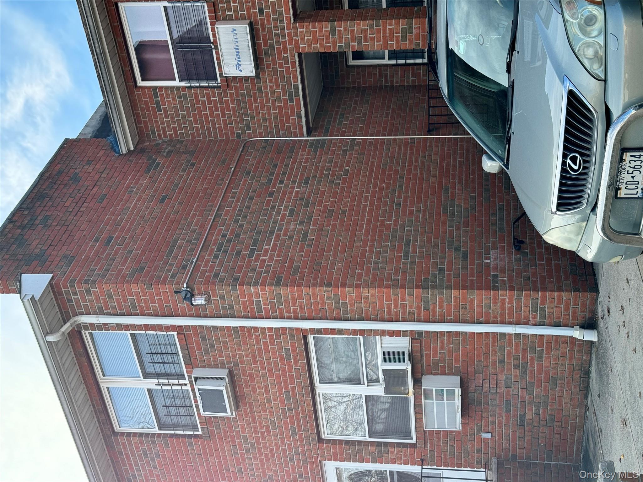 #9 photo, 13806 219th Street, कुईंस Laurelton , NY 11413