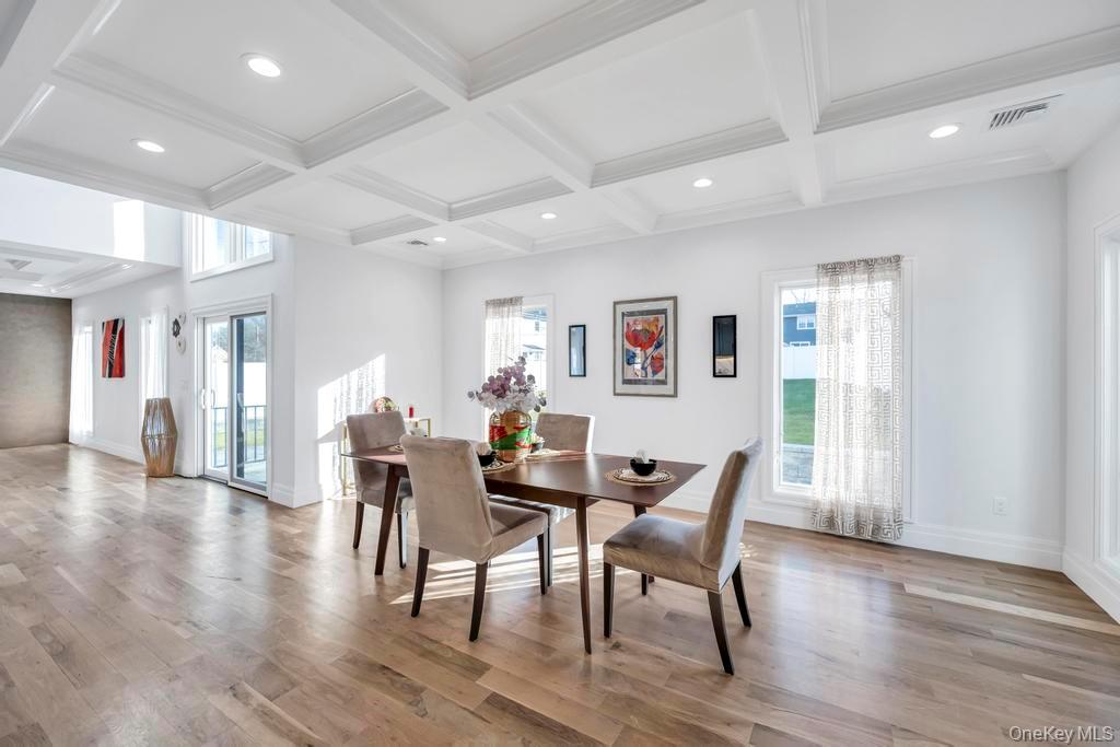 #14 photo, 61 Stephen Drive, नासाउ काउंटी Plainview , NY 11803